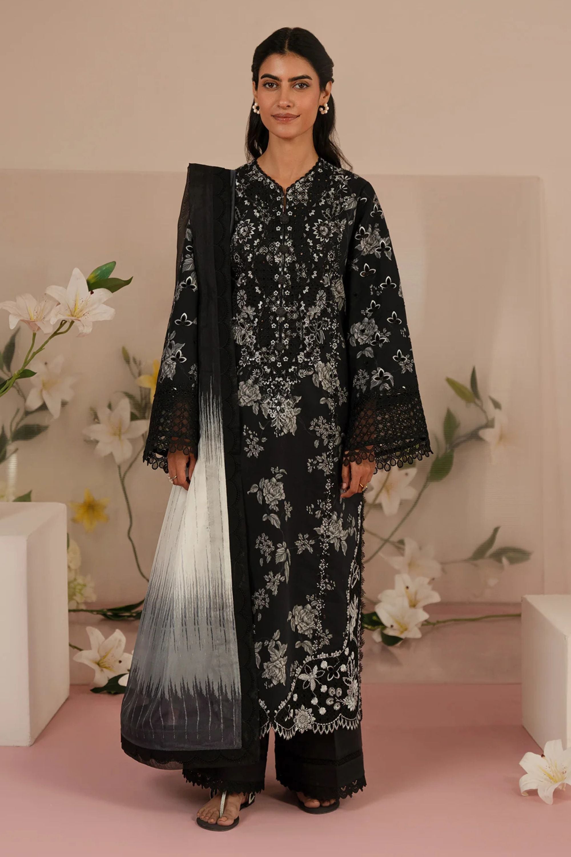 Pakistani Lawn Suits for women Online