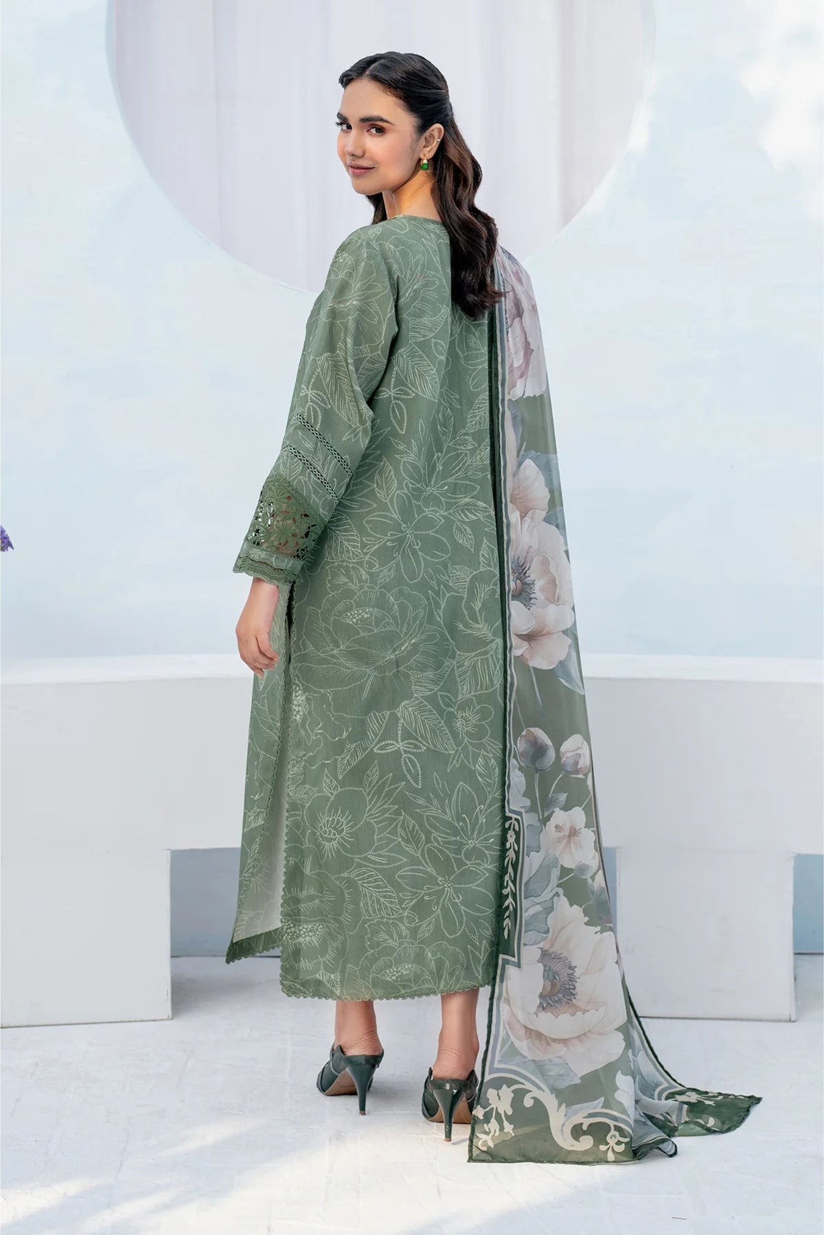 Pakistani Formal Suits For Get Together