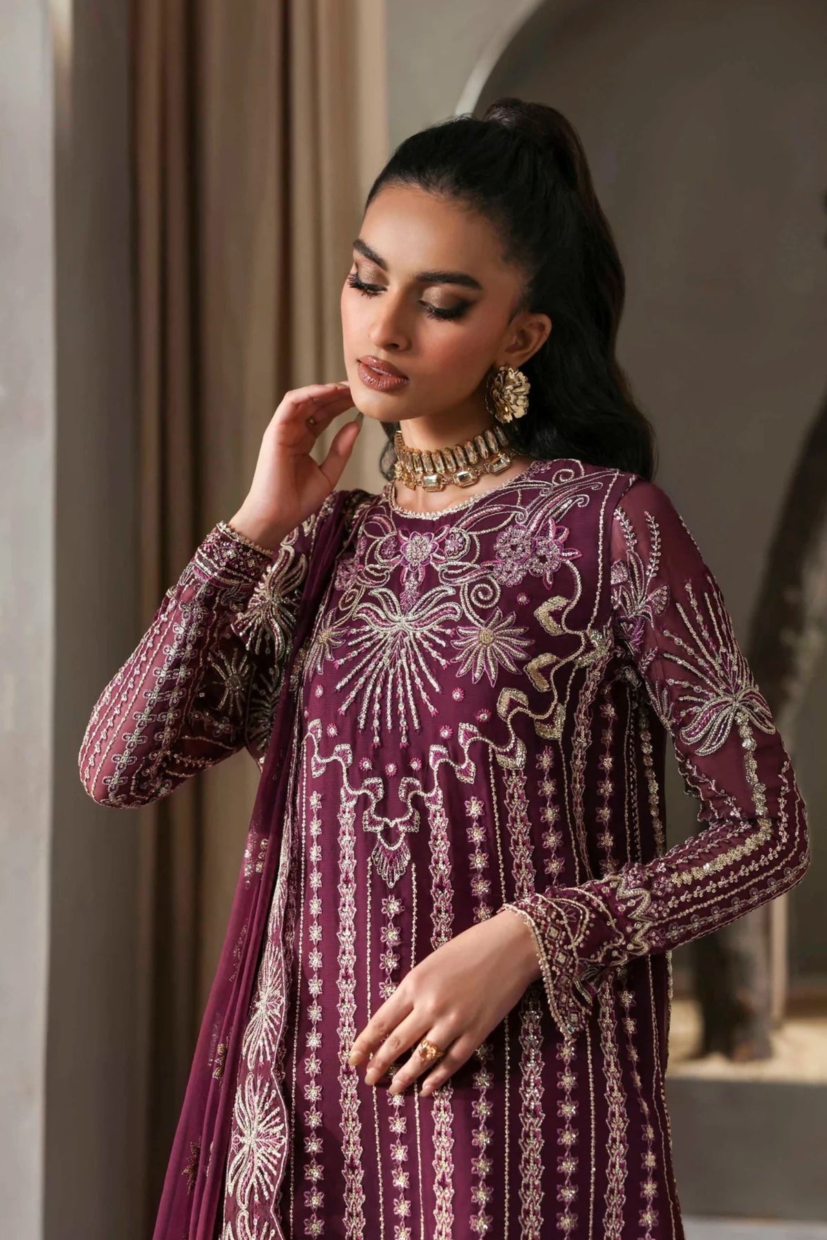 Latest Pakistani Wedding Guest Outfits 2025