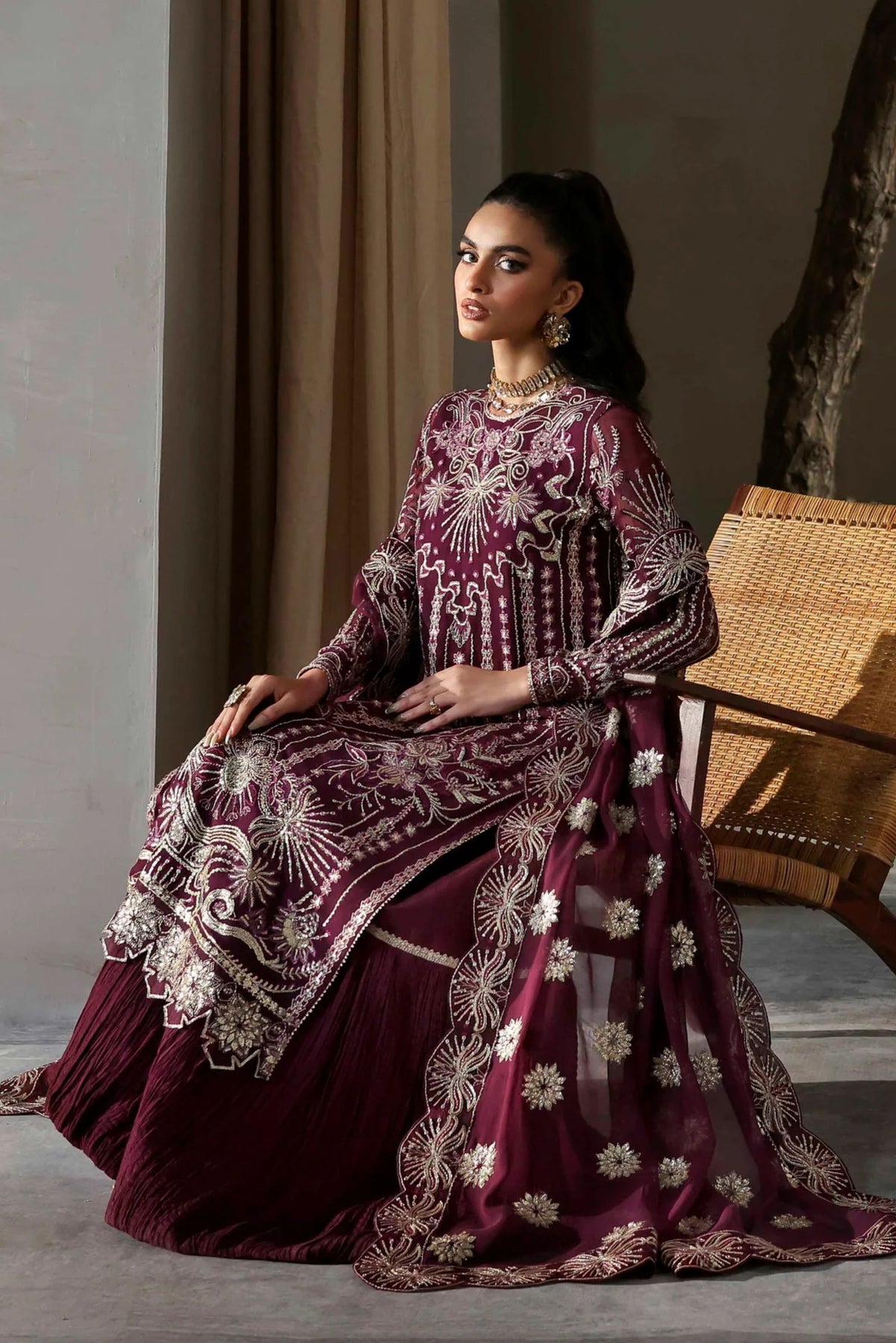 Latest Pakistani Wedding Outfits 2025
