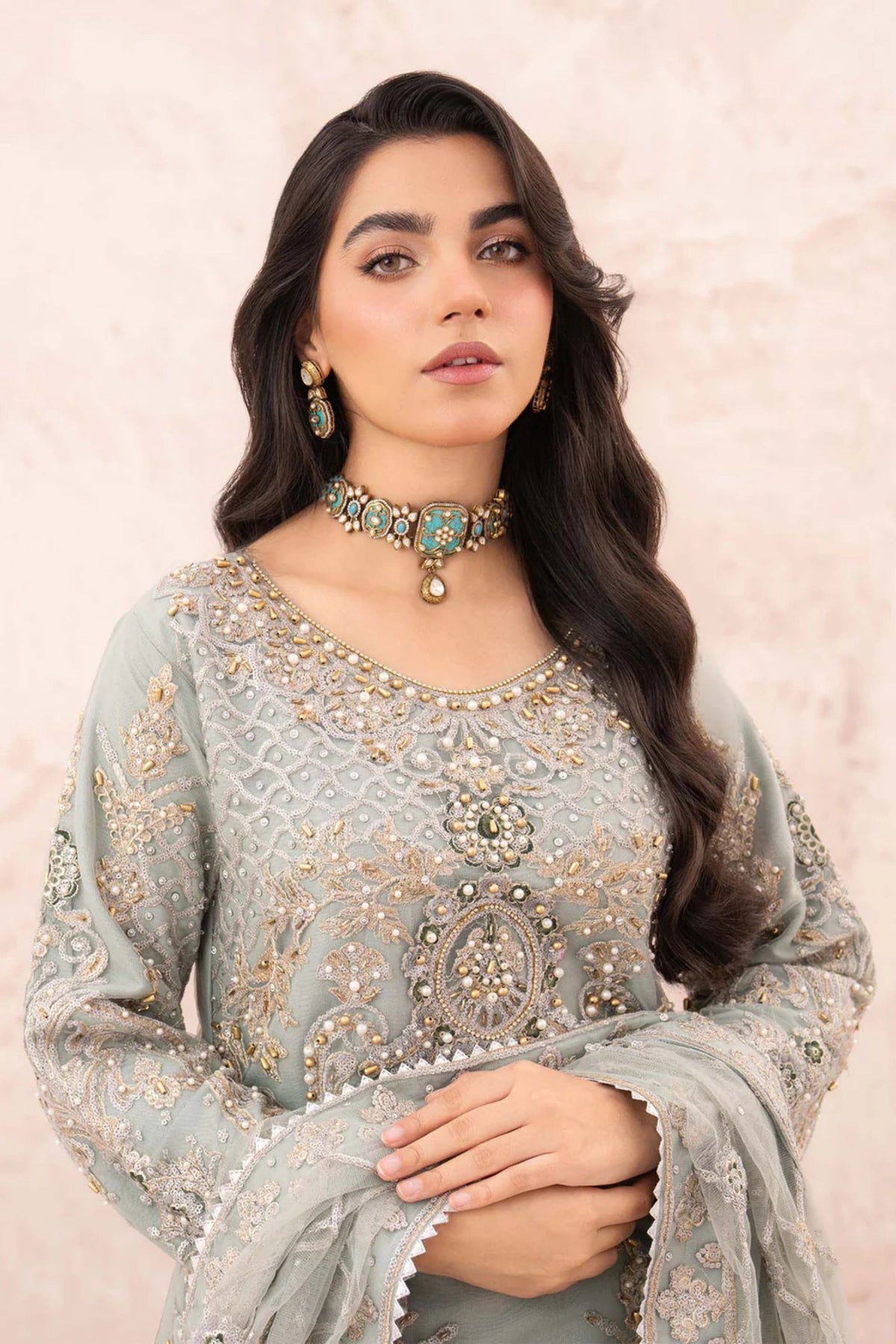 traditional pakistani wedding clothing