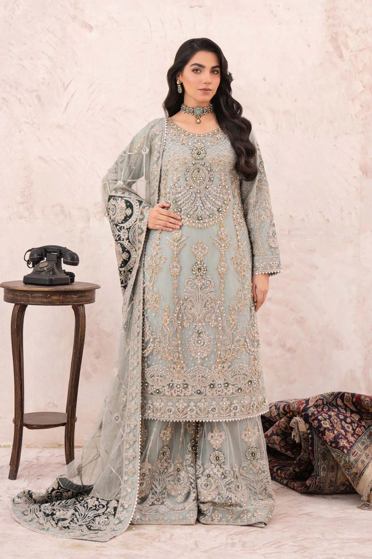 traditional pakistani wedding clothing