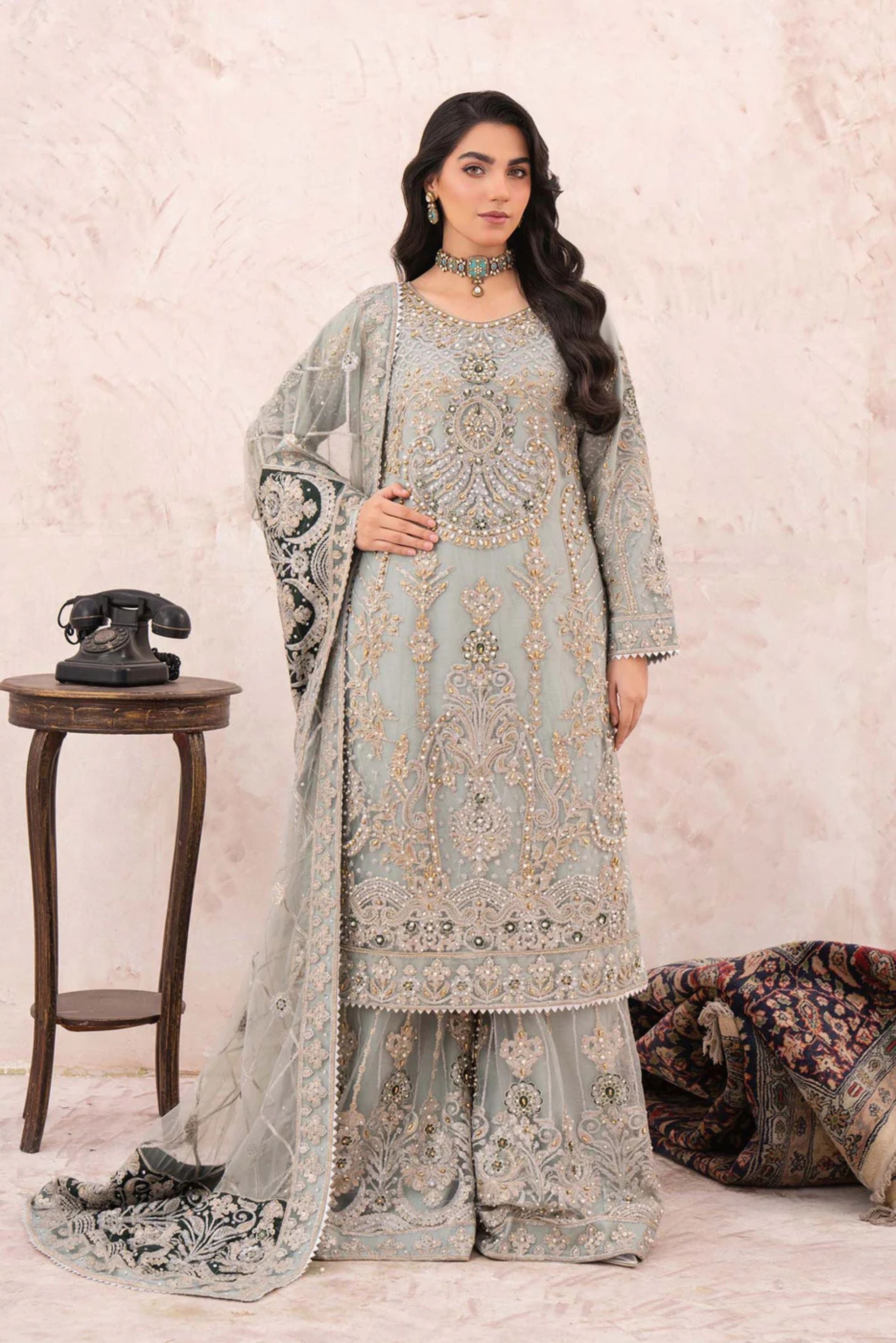 traditional pakistani wedding clothing