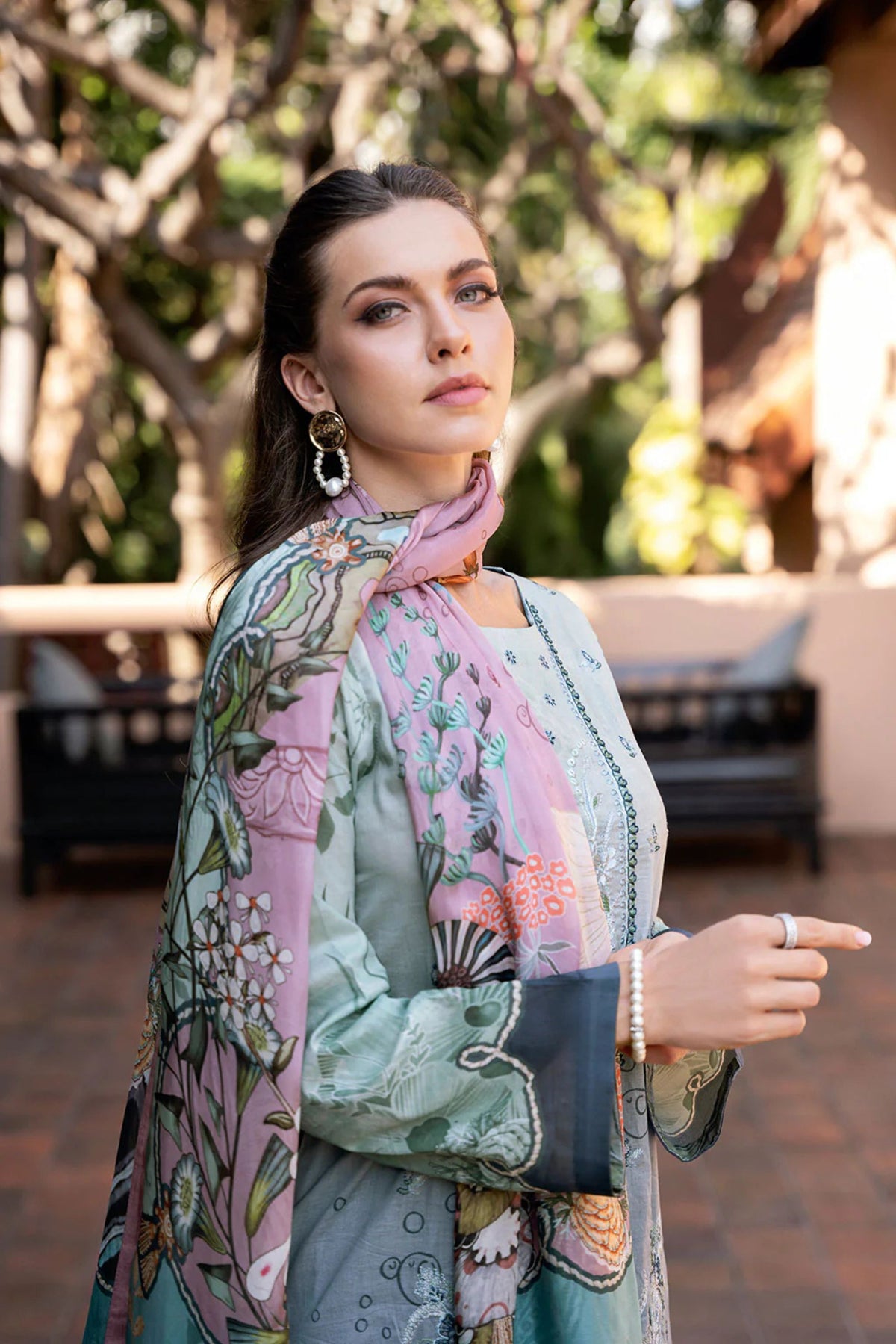 Casual Suits For Pakistani Get Togethers 