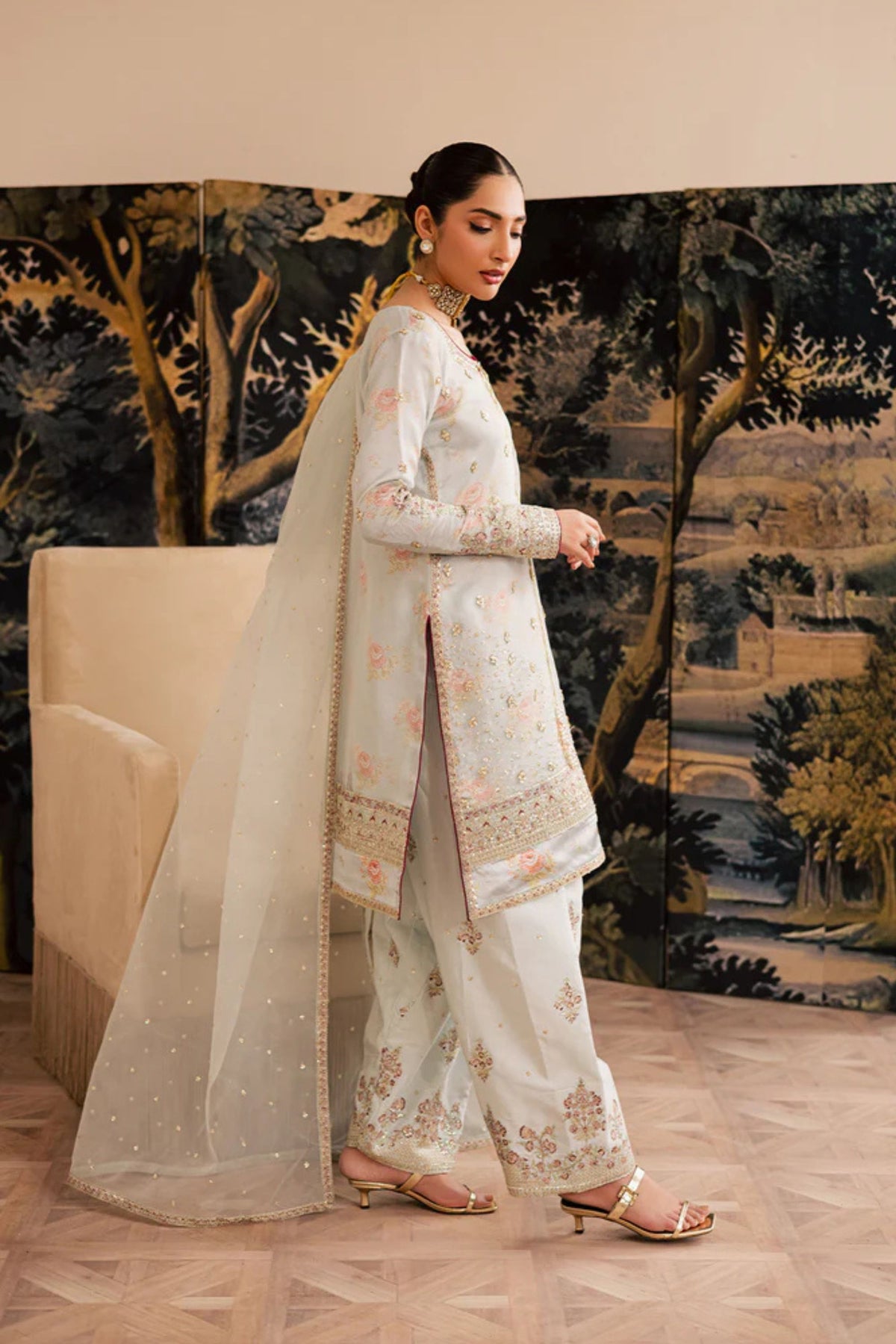 Pakistani Wedding Outfits For Ladies