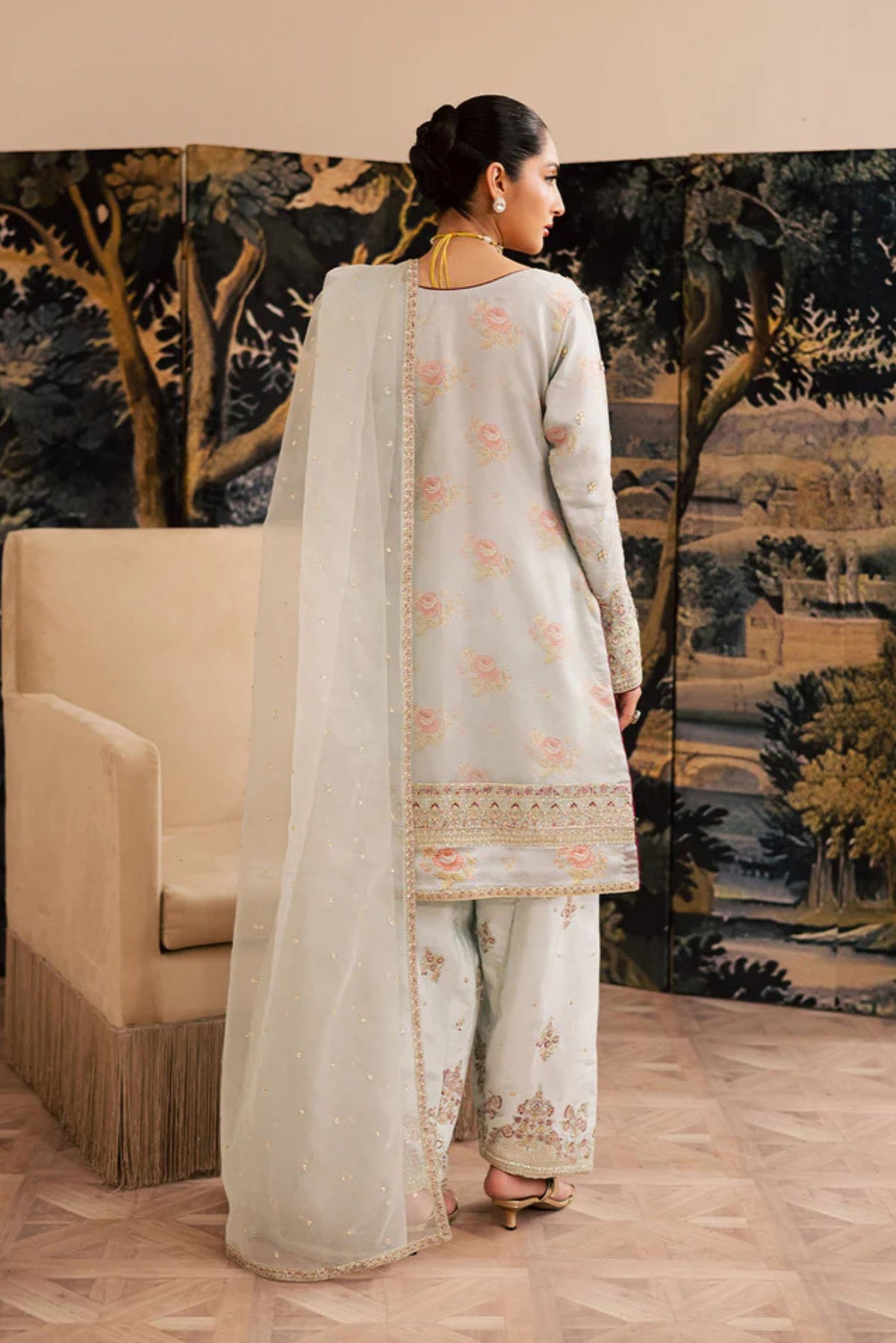Pakistani Wedding Outfits For Ladies