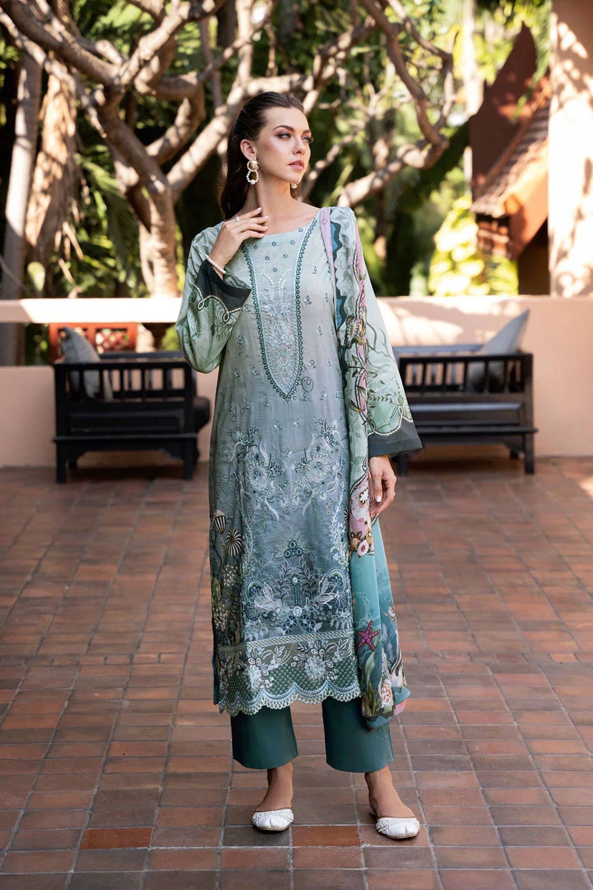 Casual Suits For Pakistani Get Togethers 