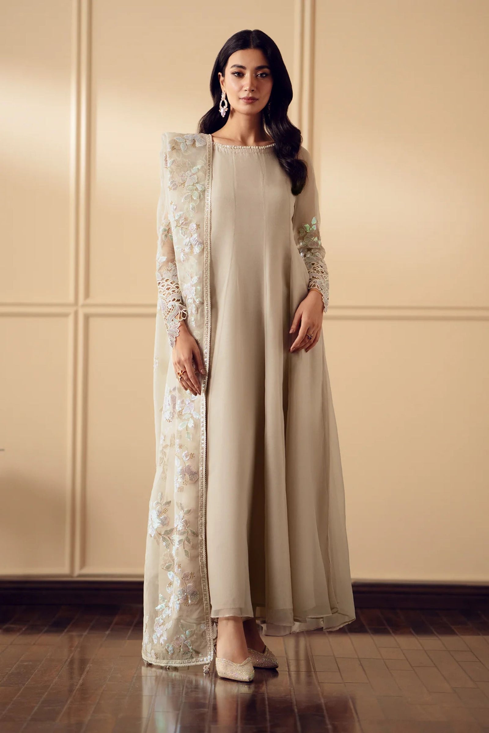 Pakistani Wedding Ensembles For Females | USA, UK, Canada, New Zealand