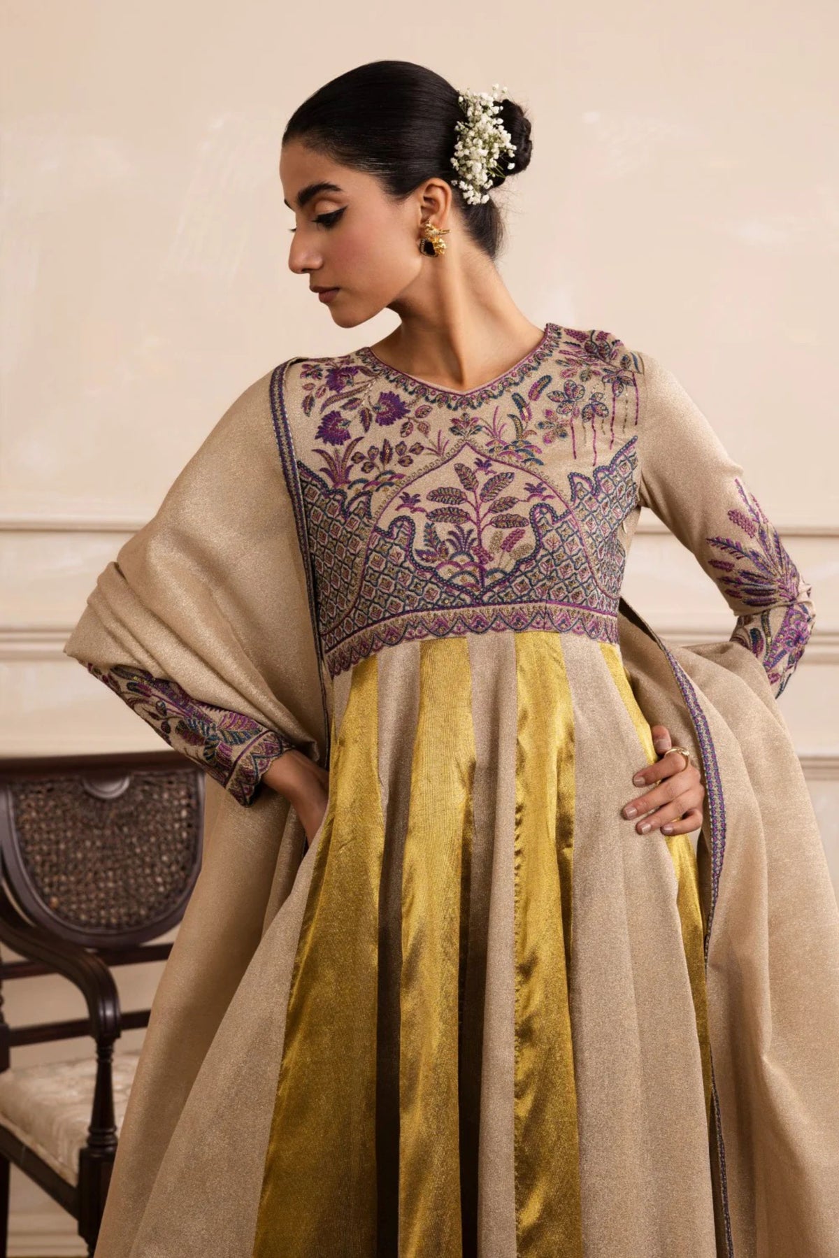 Pakistani Formal Gown Outfit For Wedding