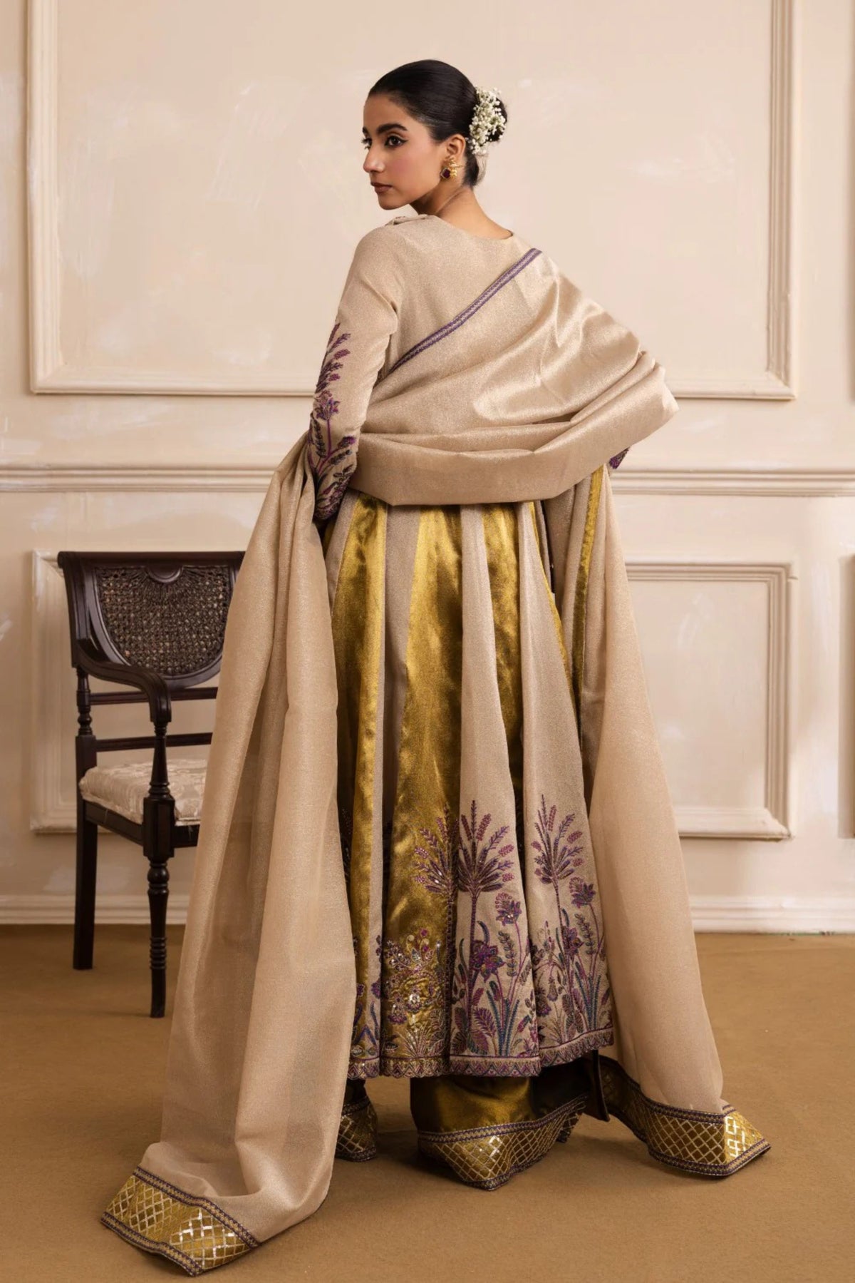 Pakistani Formal Gown Outfit For Wedding