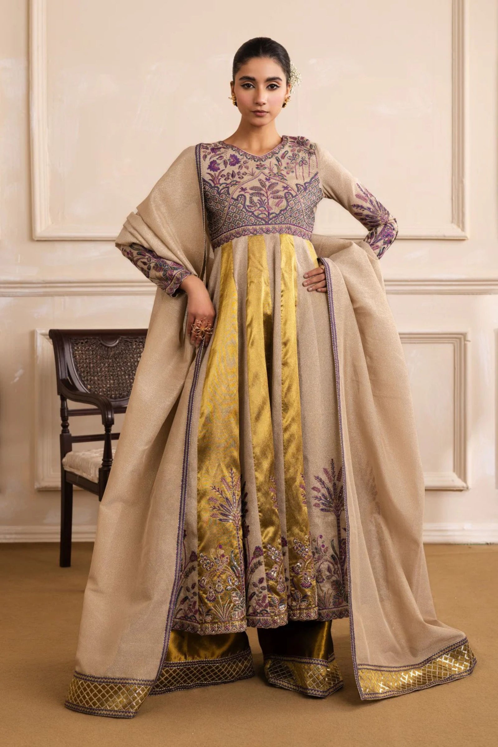 Pakistani Formal Gown Outfit For Wedding