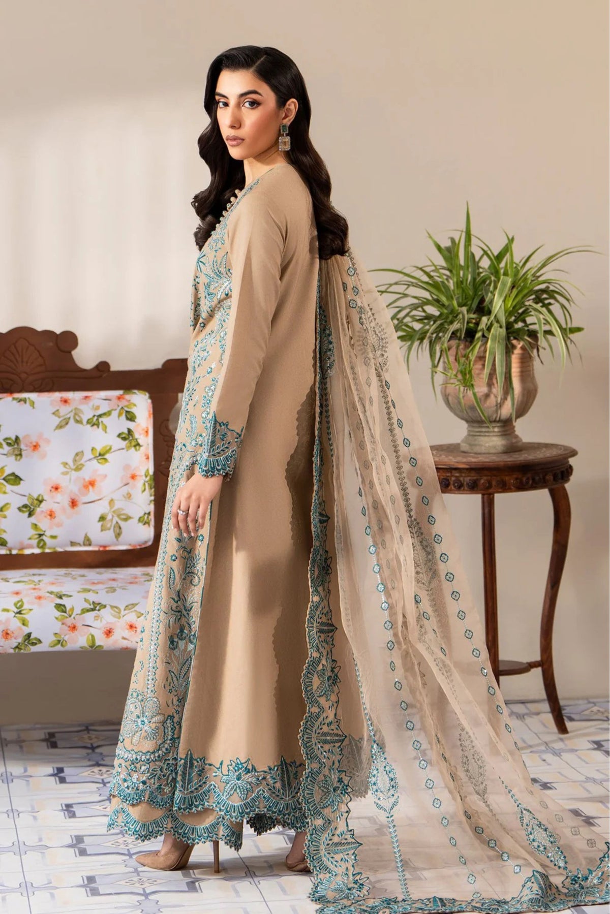 Women Formal Outfits for Get Together