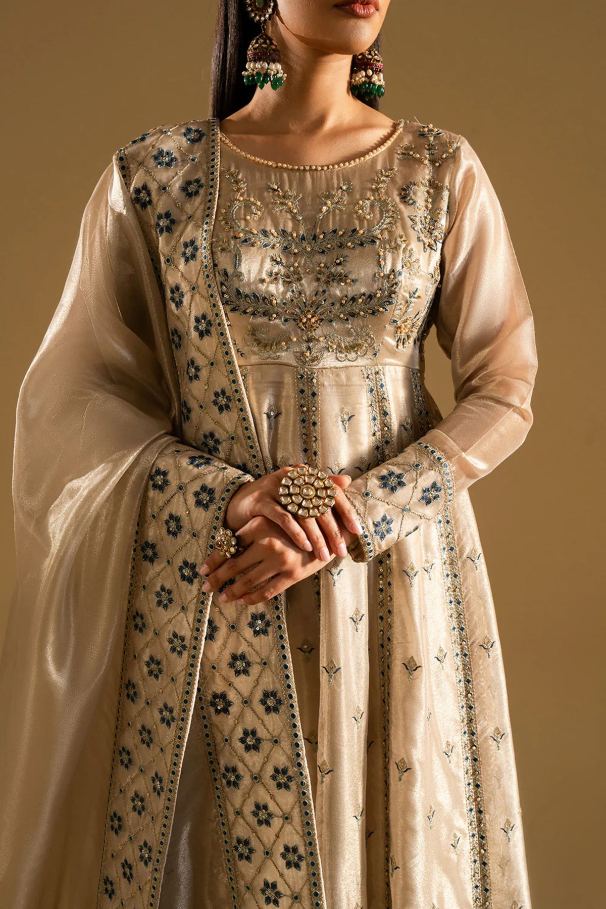 Pakistani Ladies Wedding Outfits In UK