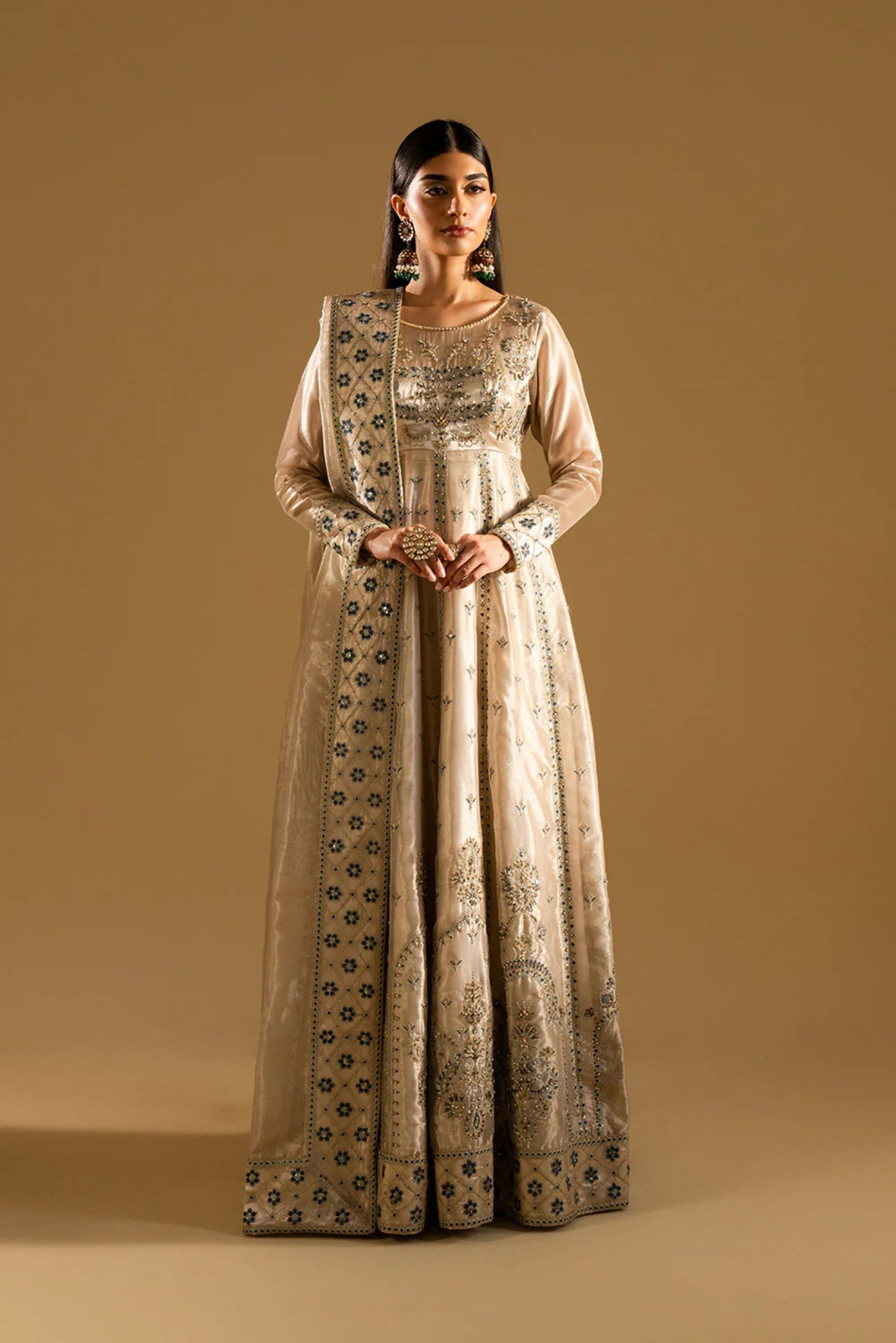 Pakistani Ladies Wedding Outfits In UK