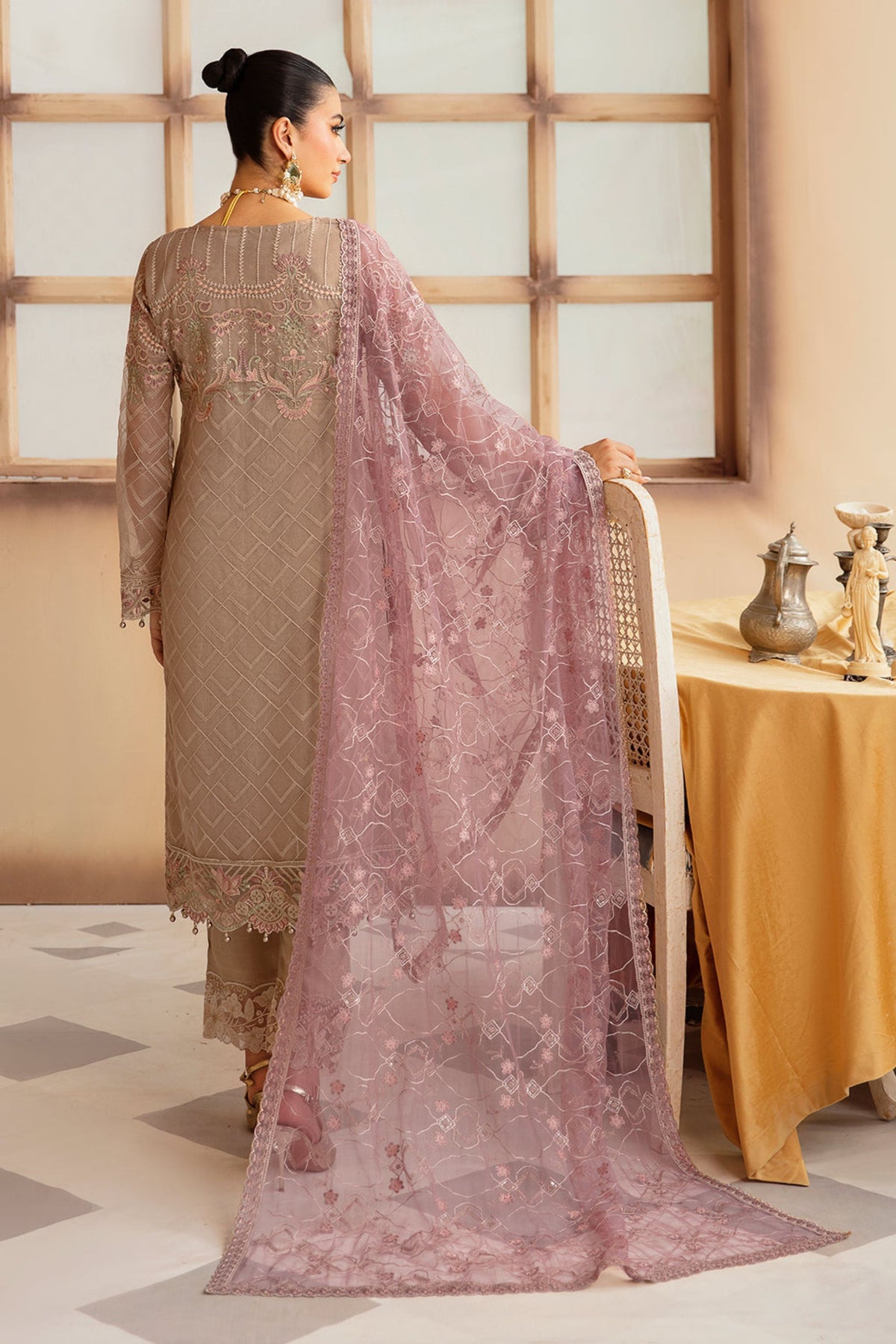 Traditional Pakistani Wedding Clothing 