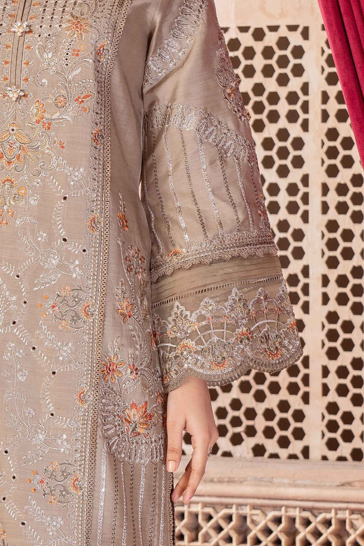 Pakistani Wedding Ensembles For Females