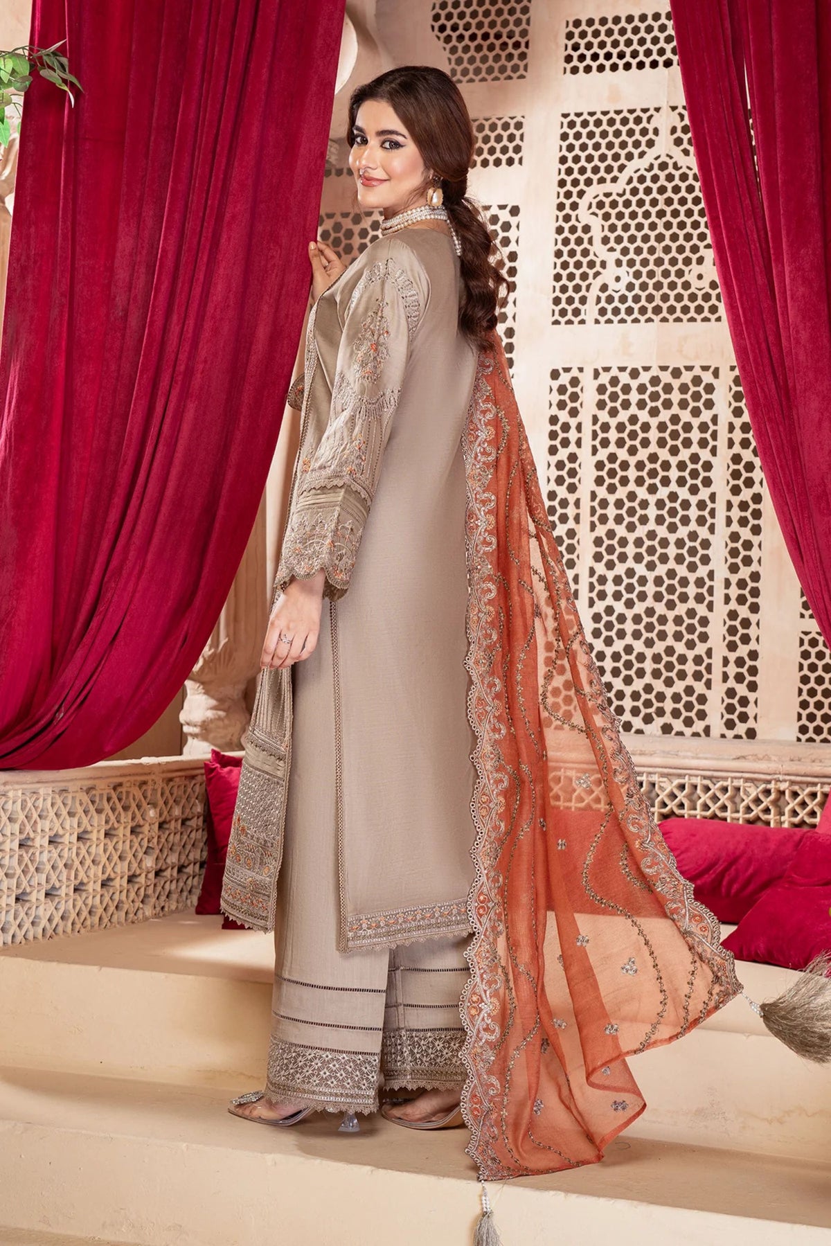 Pakistani Wedding Ensembles For Females