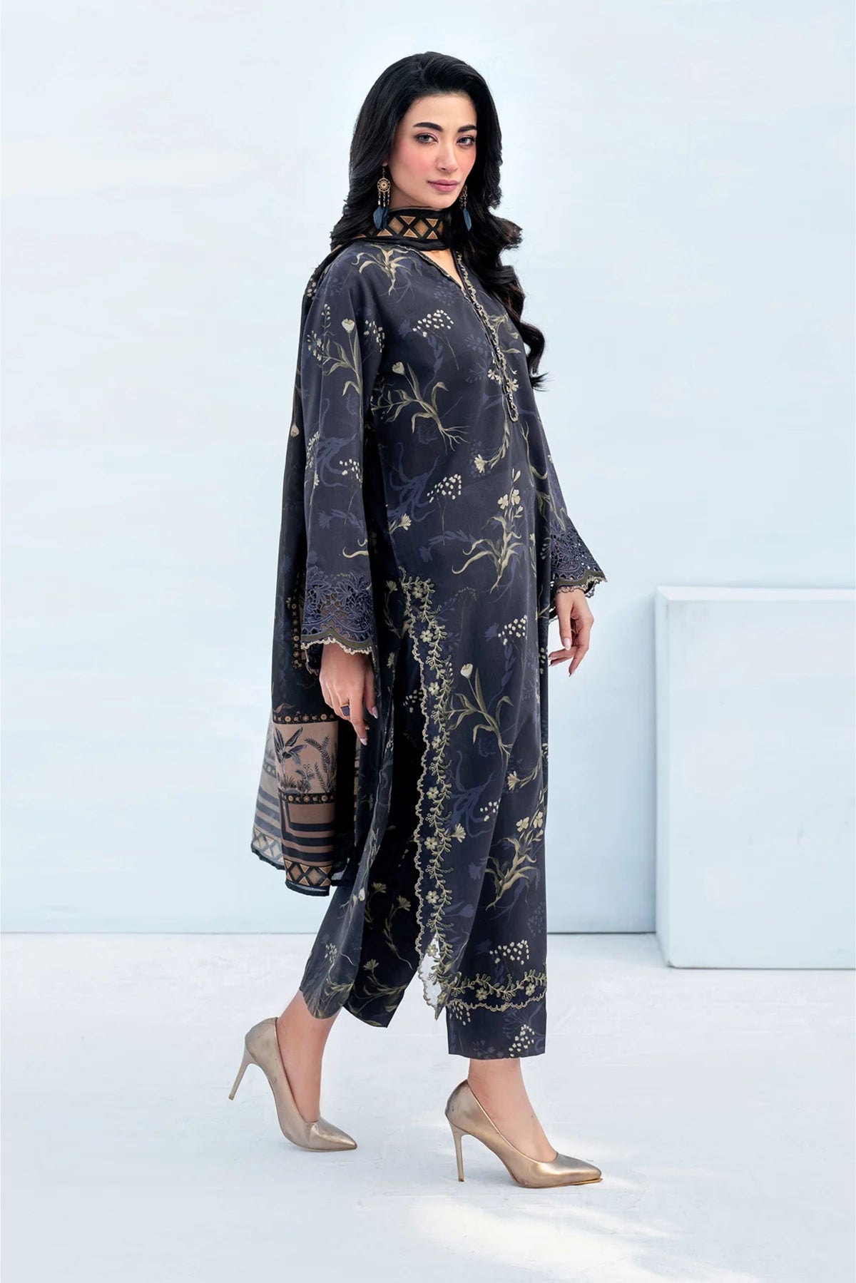 Pakistani Formal Suits For Get Together