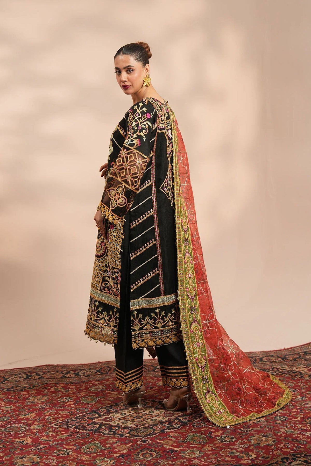 Pakistani Wedding Outfits For Guests