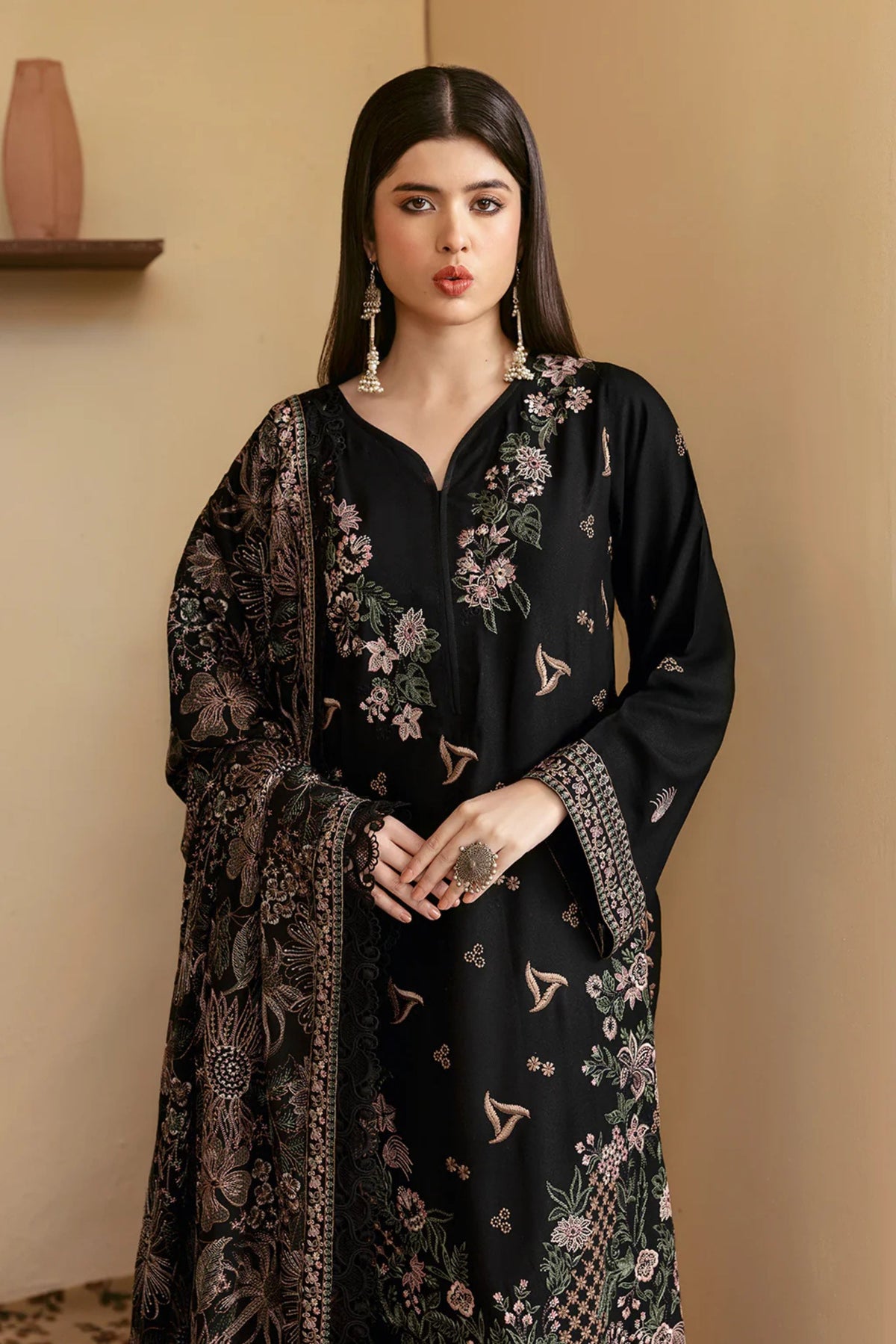 Traditional Pakistani Formal Wear Attire 