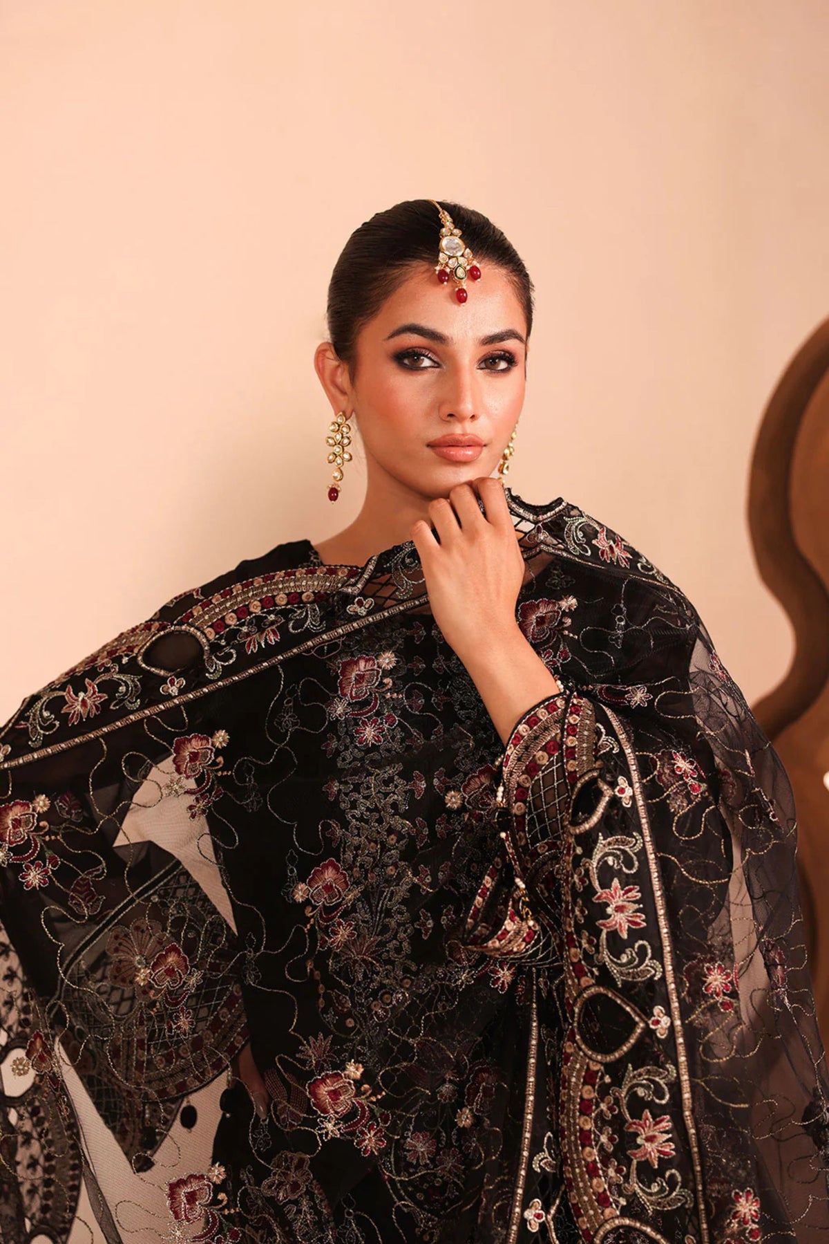 Pakistani Formal Wear To Attend Wedding 