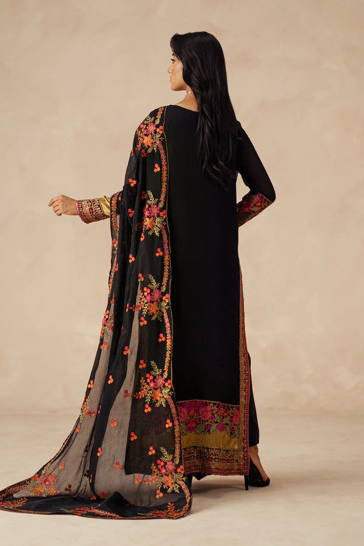 Guest Outfits To Attend Pakistani Wedding