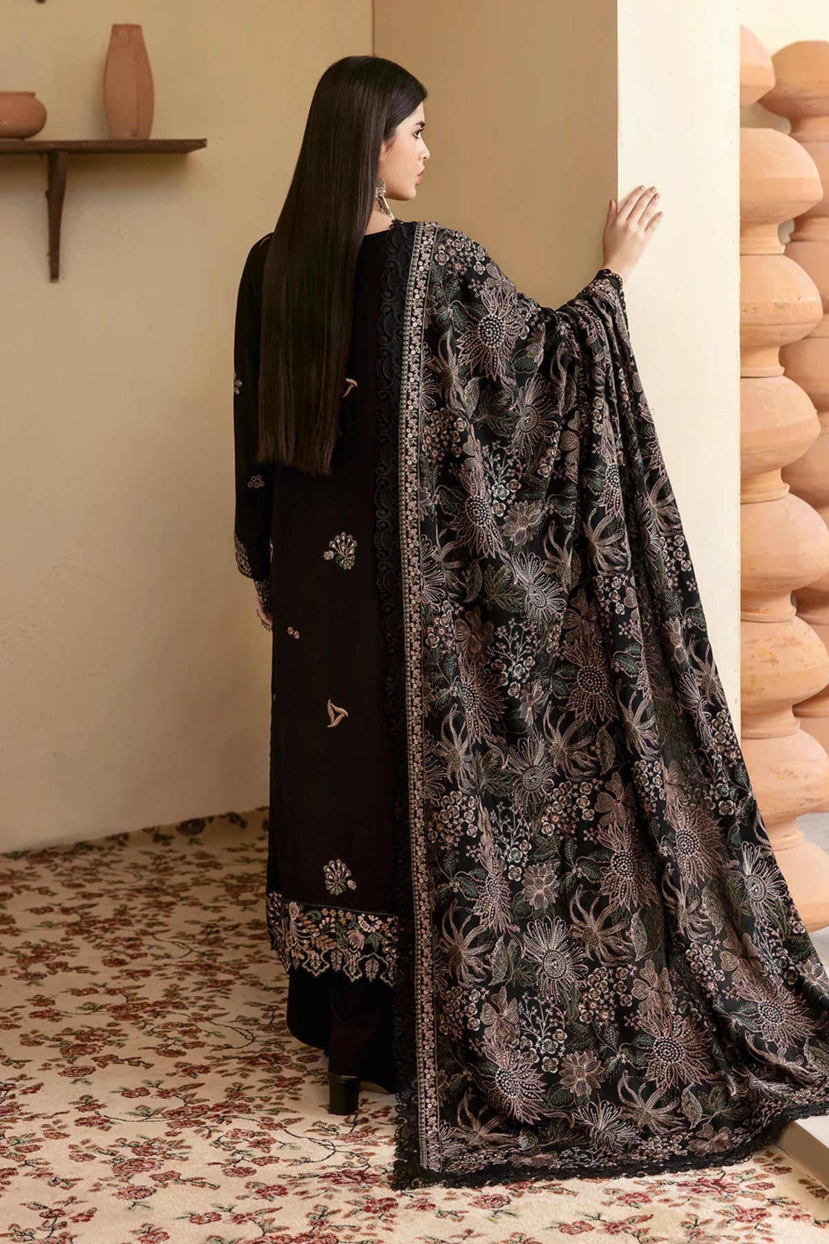 Traditional Pakistani Formal Wear Attire 