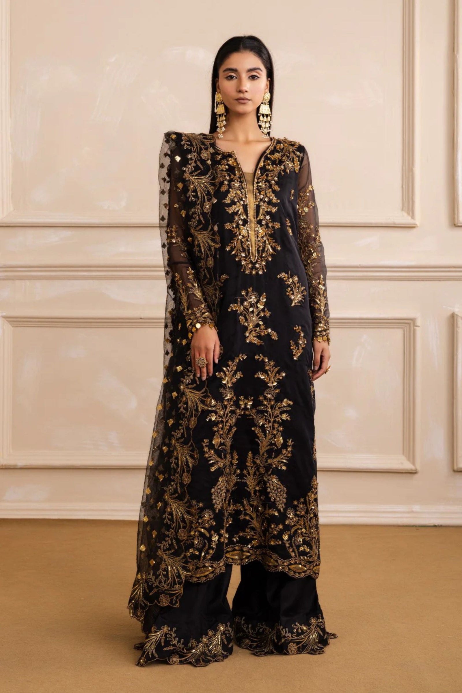 Pakistani Wedding Outfits For Ladies