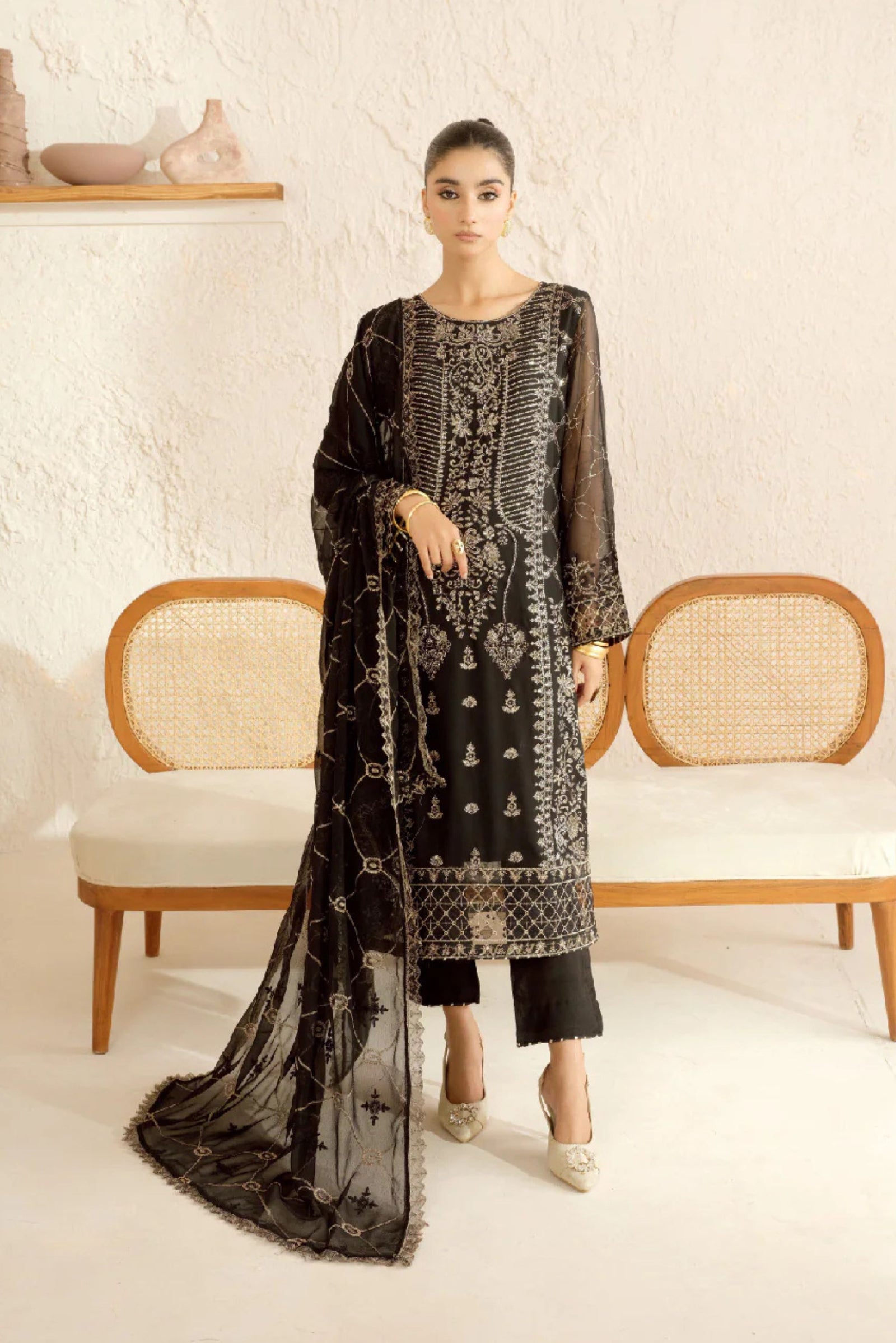 Pakistani Ladies Formal Wear Outfit