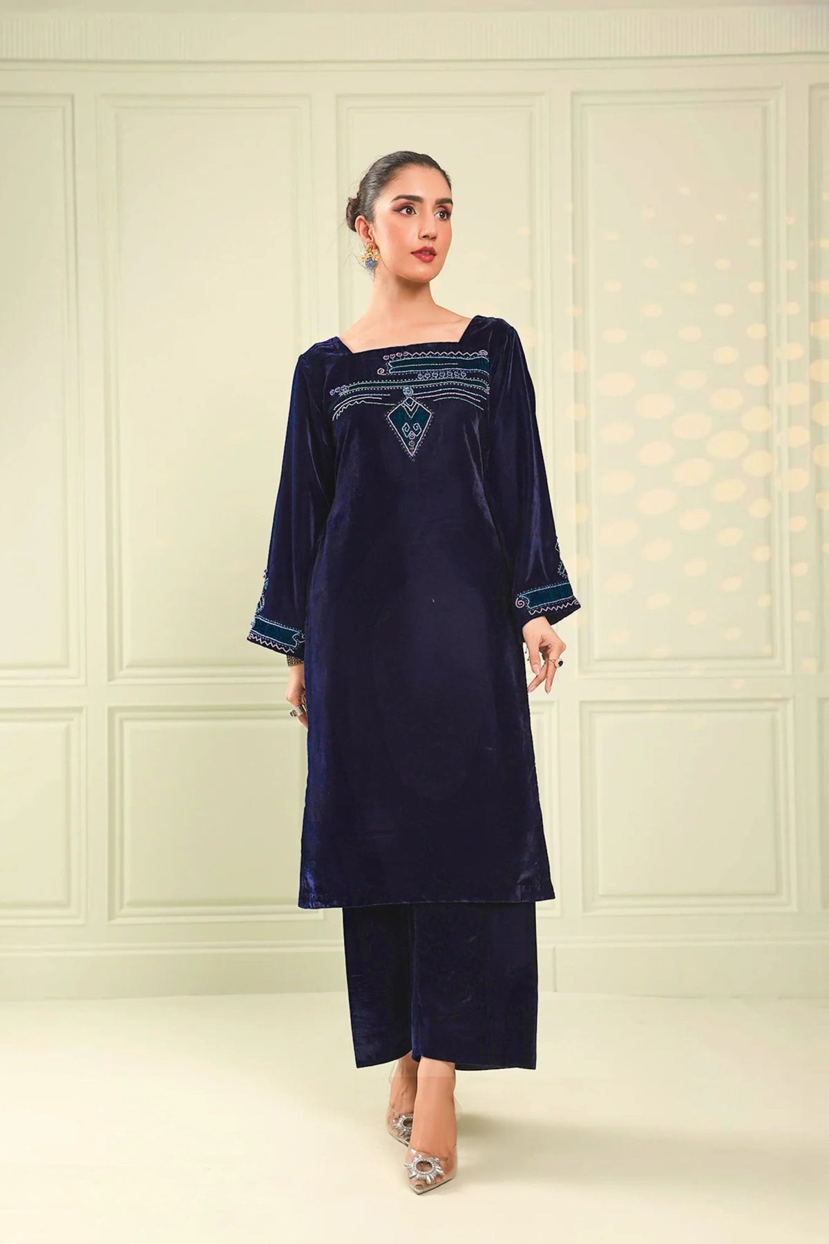 Fancy Suits For Pakistani Wedding 