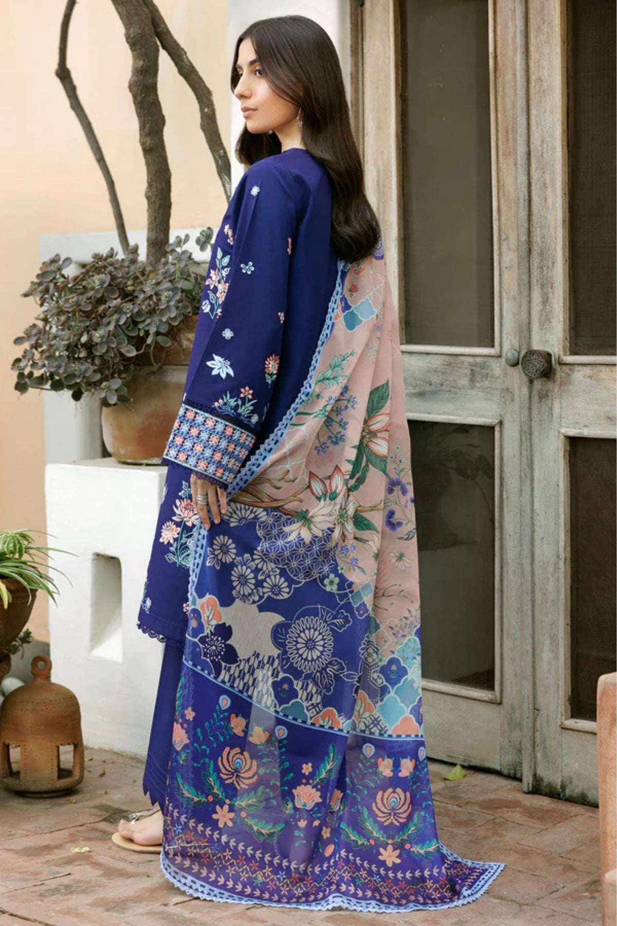 Pakistani Semi Formal Salwar Kameez