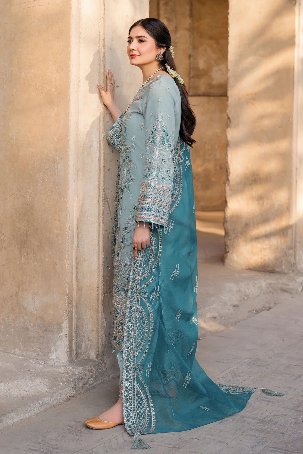 Pakistani Wedding Suits For Women