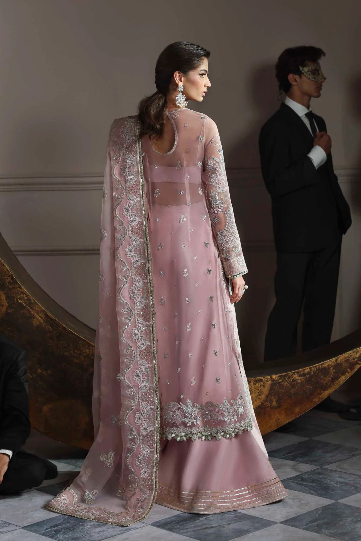 Guest Outfits To Attend Pakistani Wedding