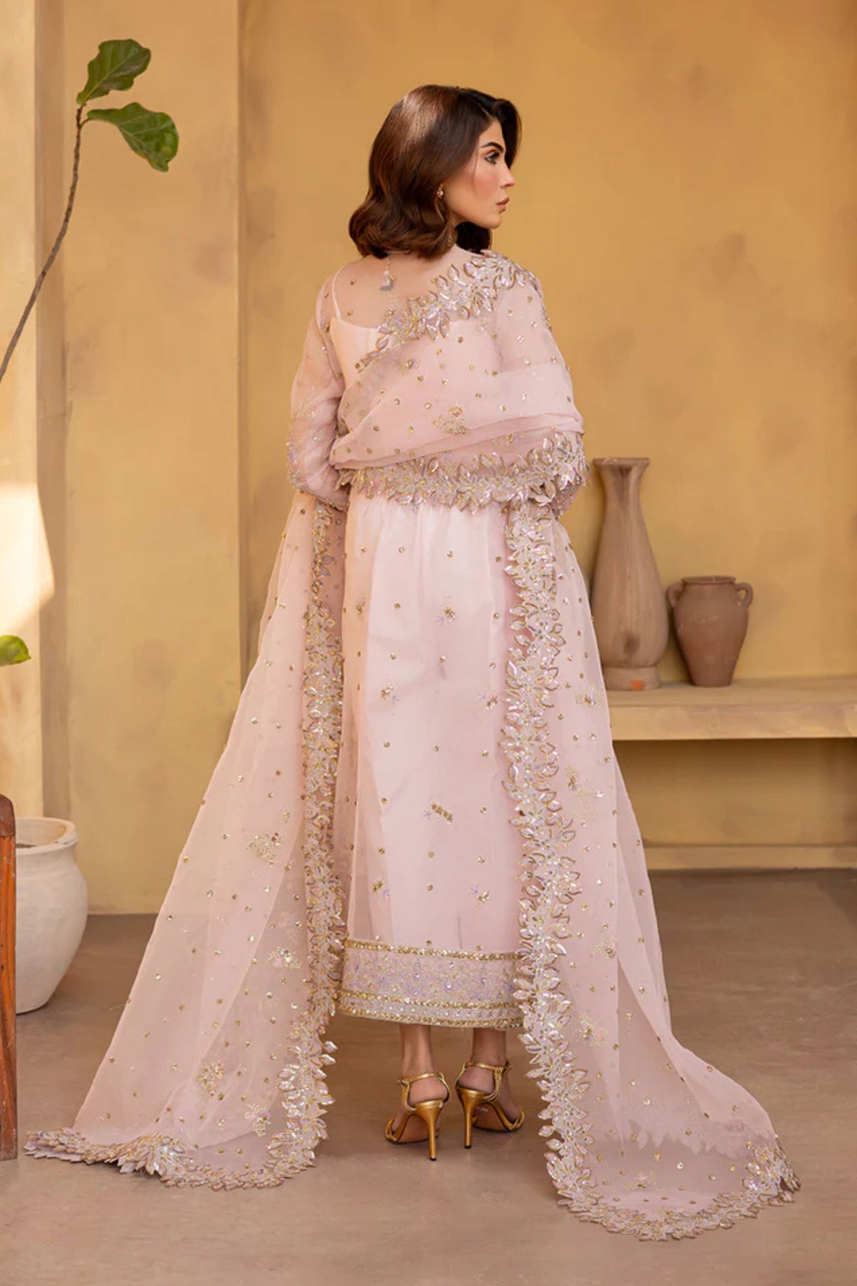 Guest Outfits To Attend Pakistani Wedding