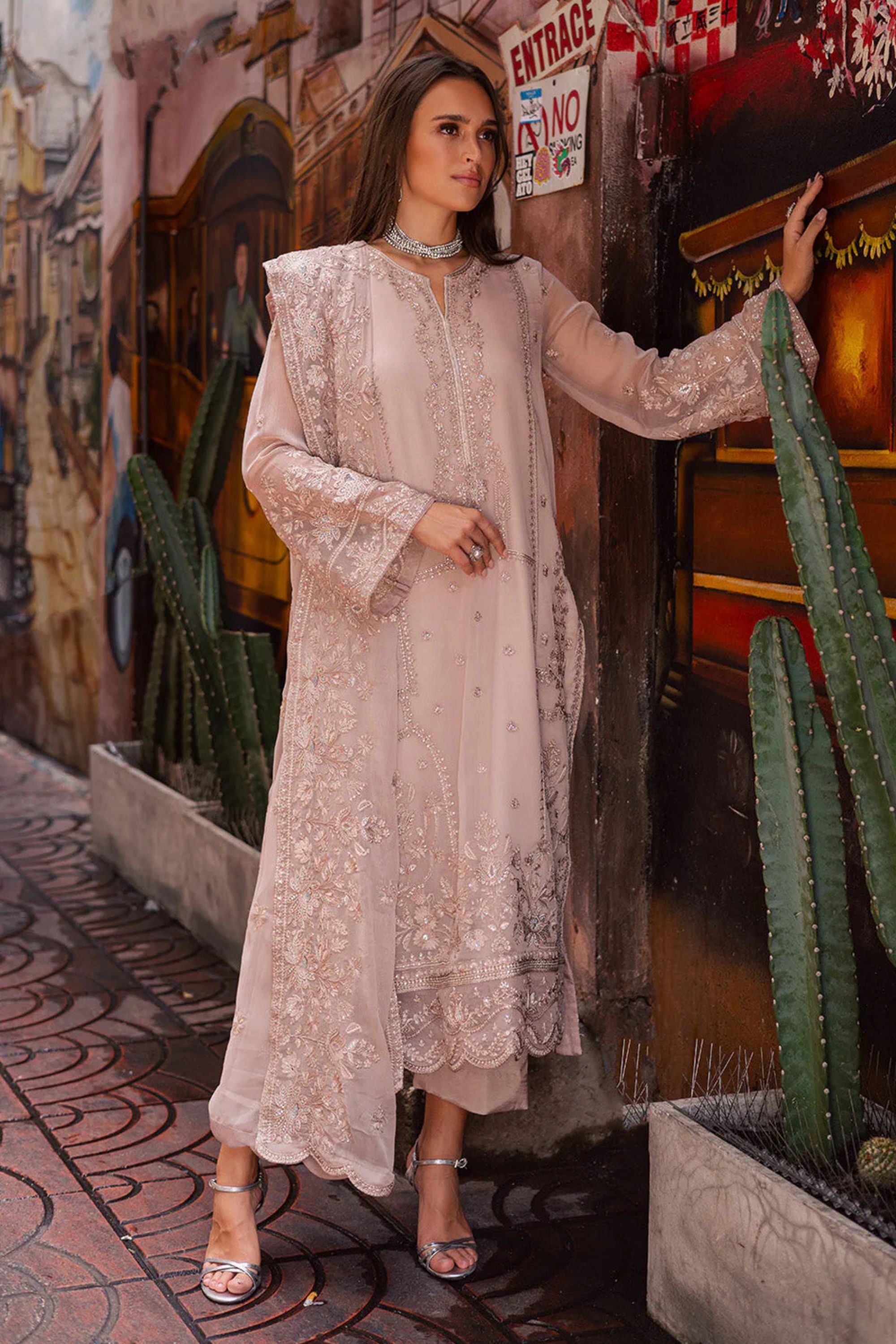 Pakistani Ladies Wedding Outfits 