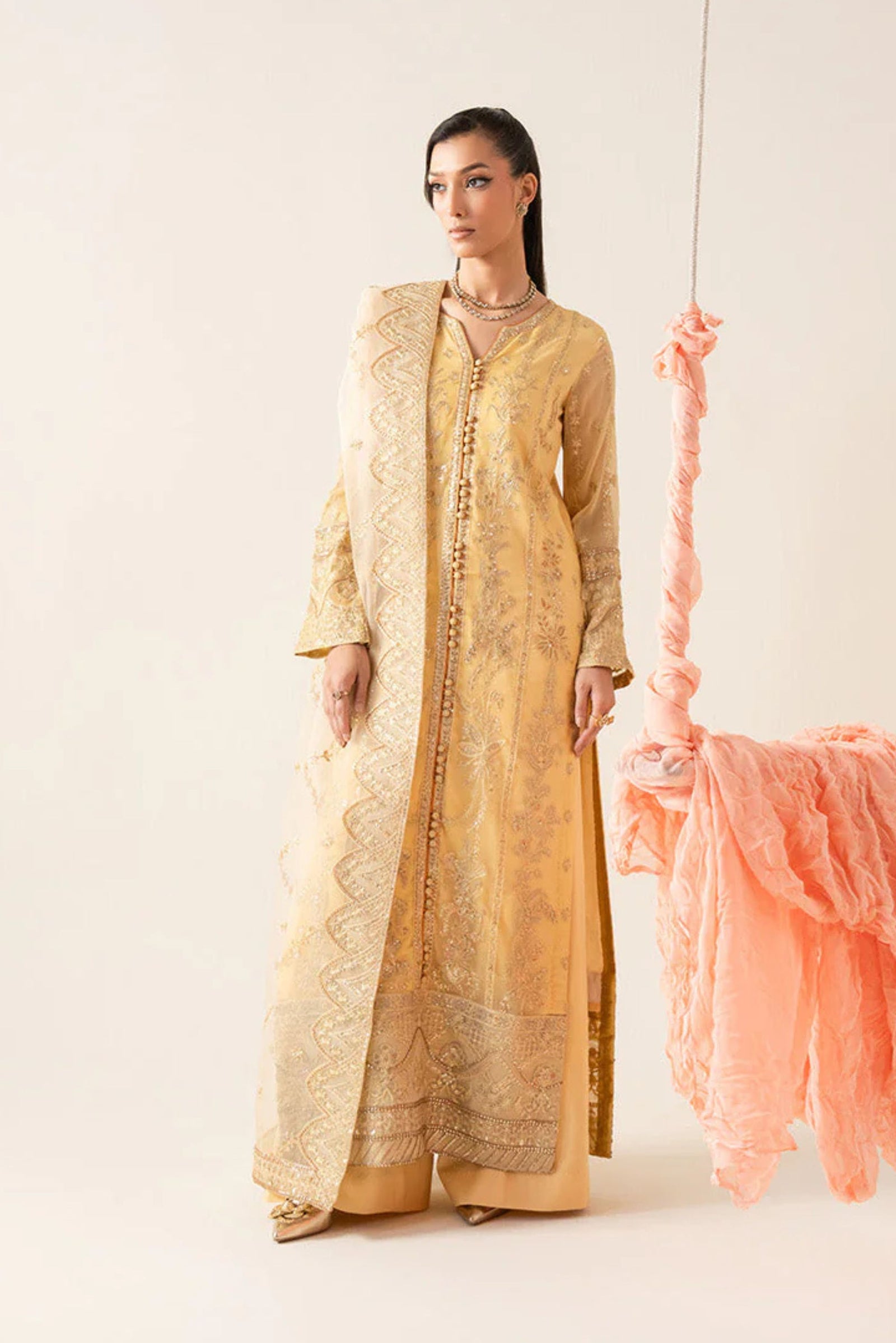 Guest Outfits To Attend Pakistani Wedding