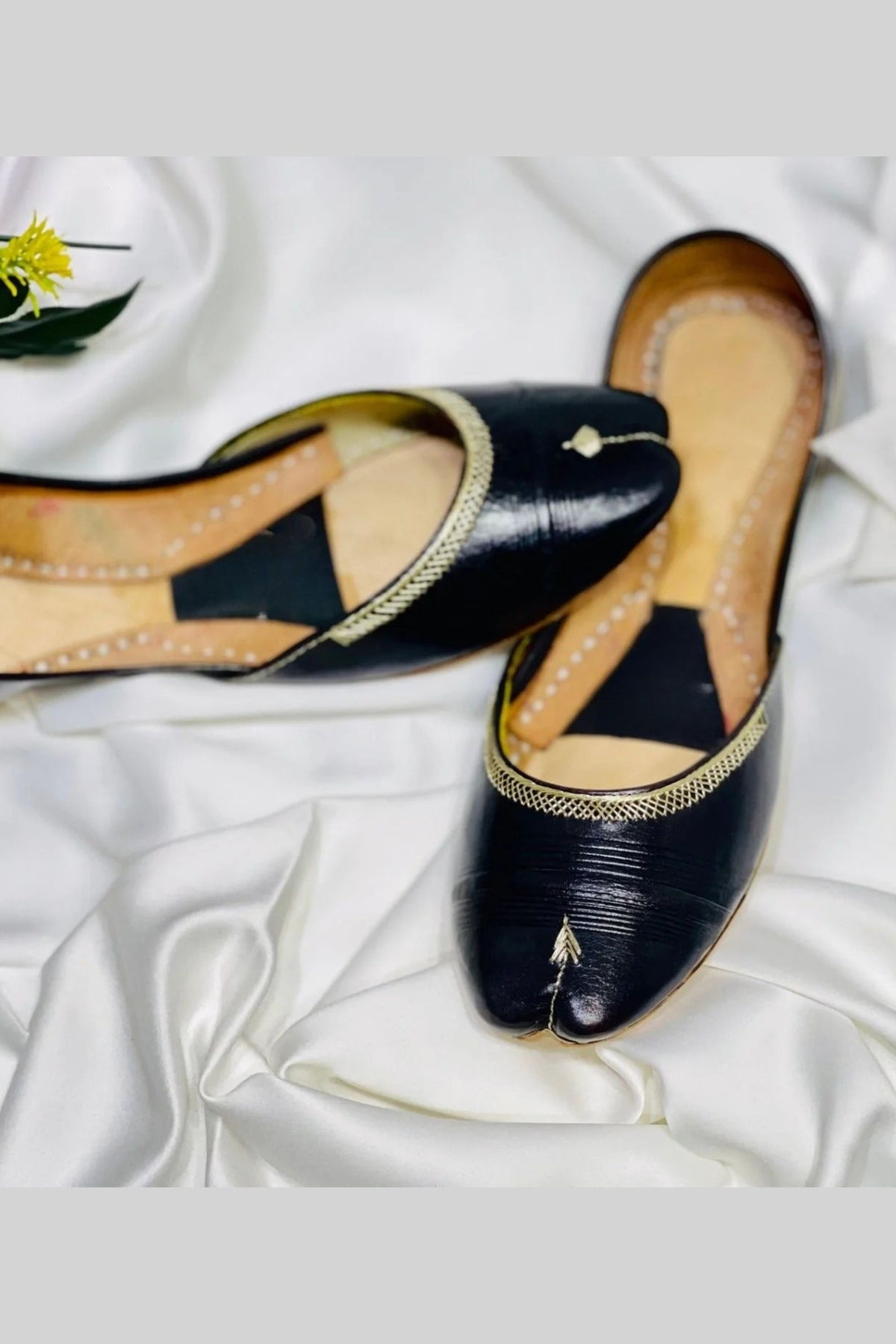 Daily Wear Khussas For Ladies