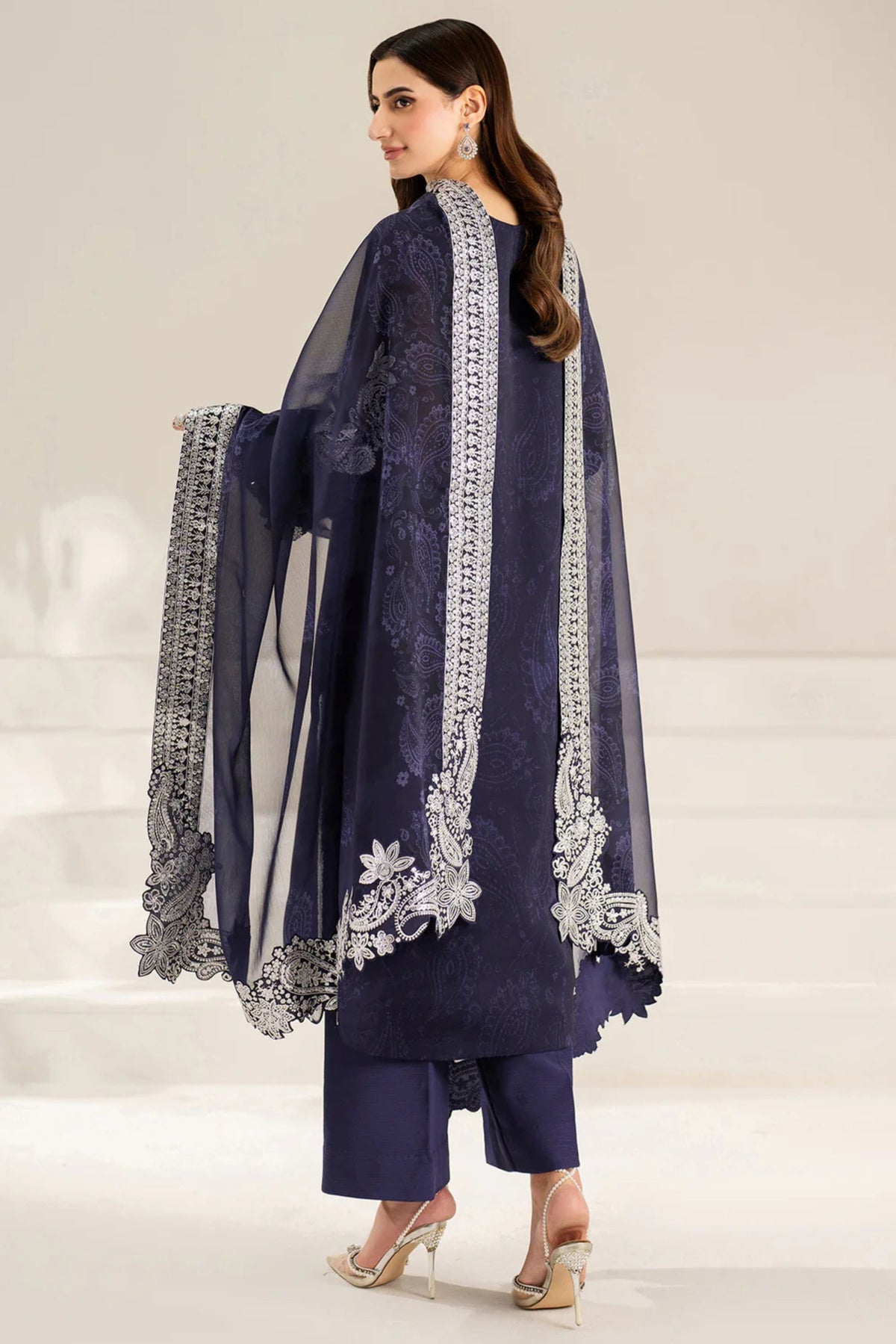 Pakistani Wedding Suits For Women In Australia