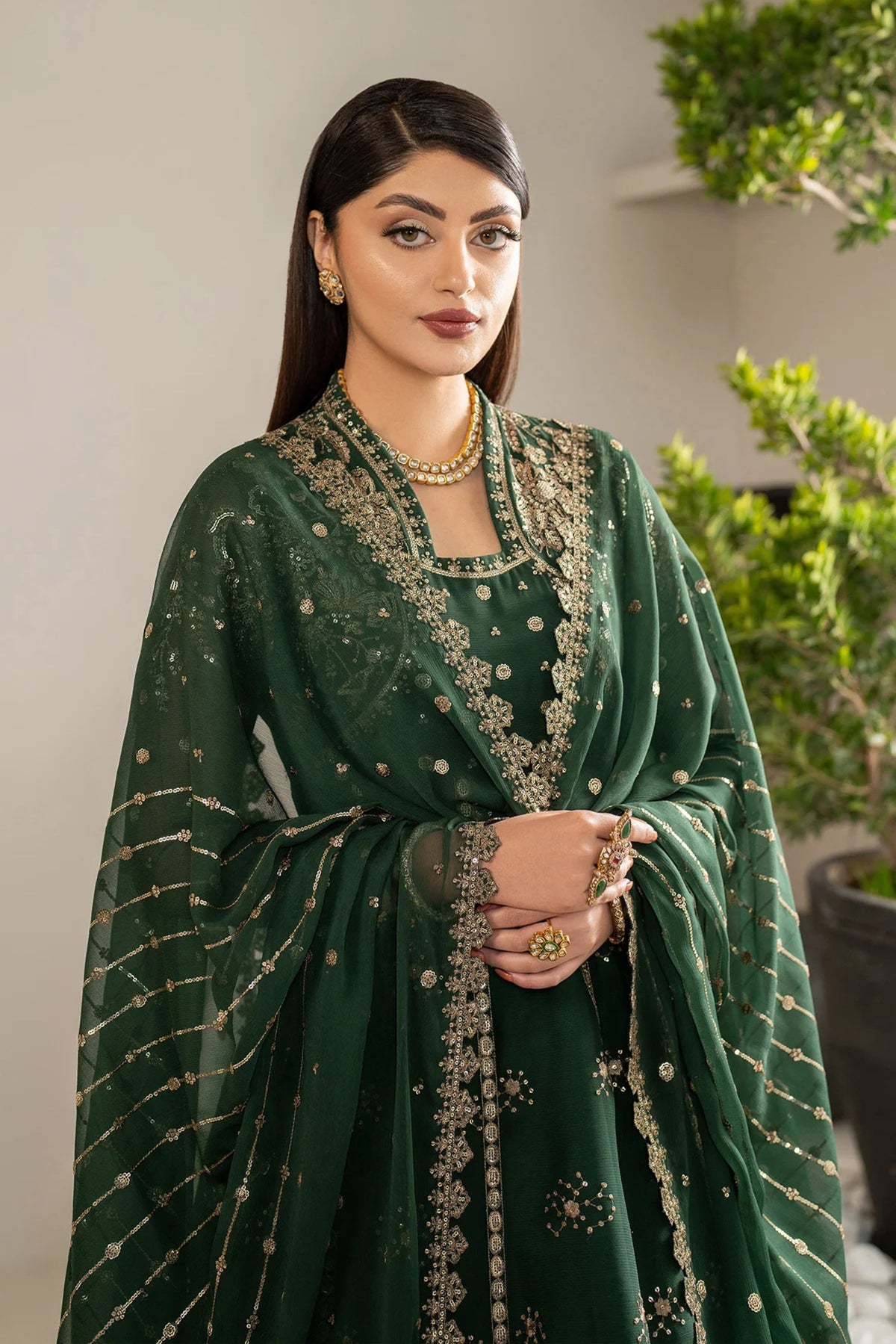 Pakistani Mehndi Night Outfit For Ladies In Sydney