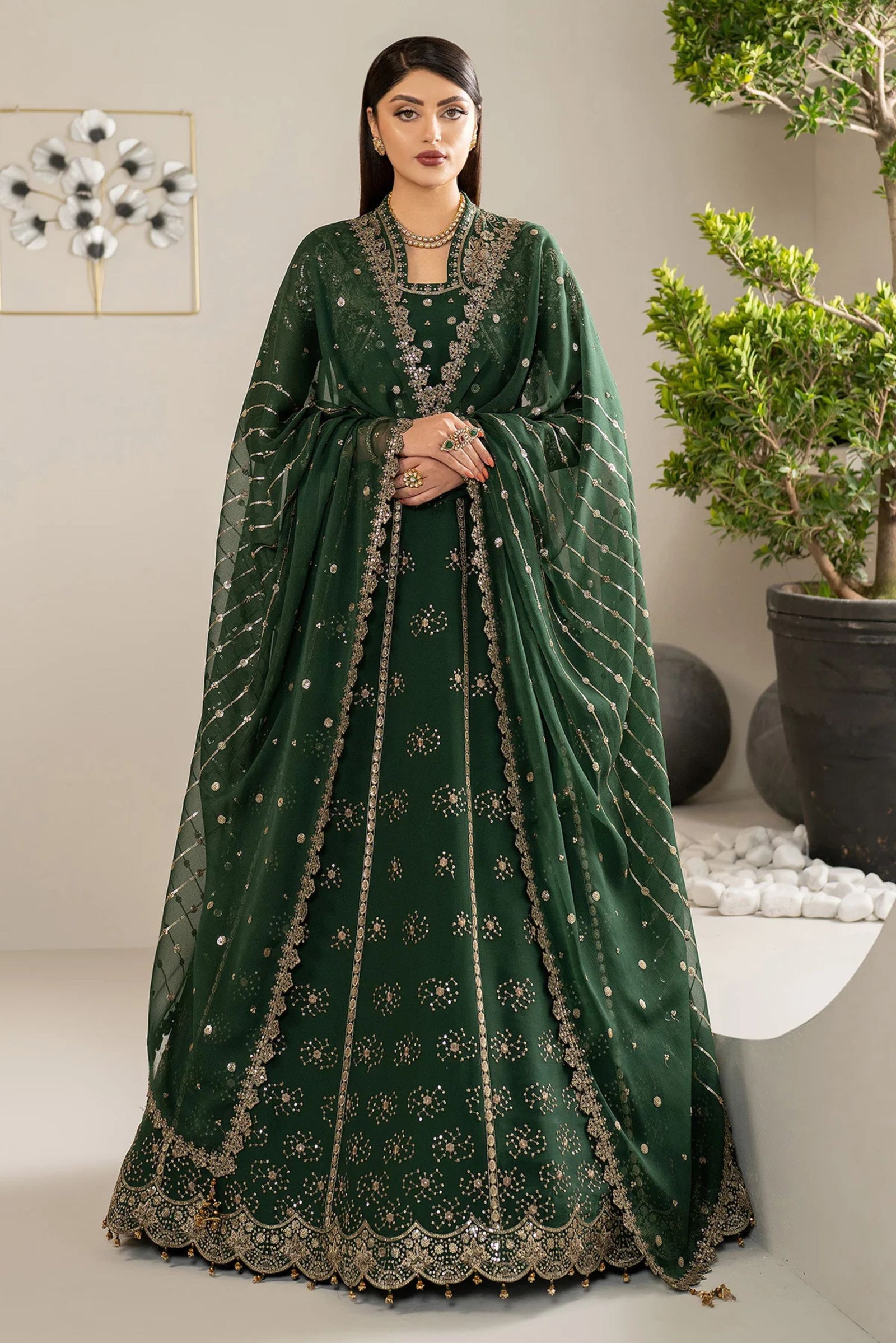 Pakistani Mehndi Night Outfit For Ladies In Sydney