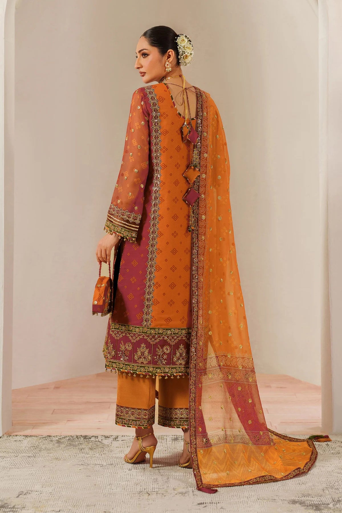 Pakistani Mehndi Night Outfit In Sydney