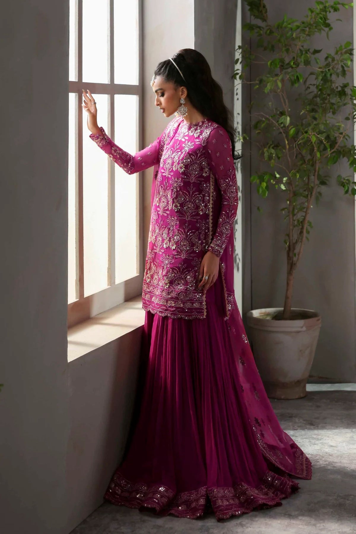 Latest Pakistani Wedding Outfits 2025