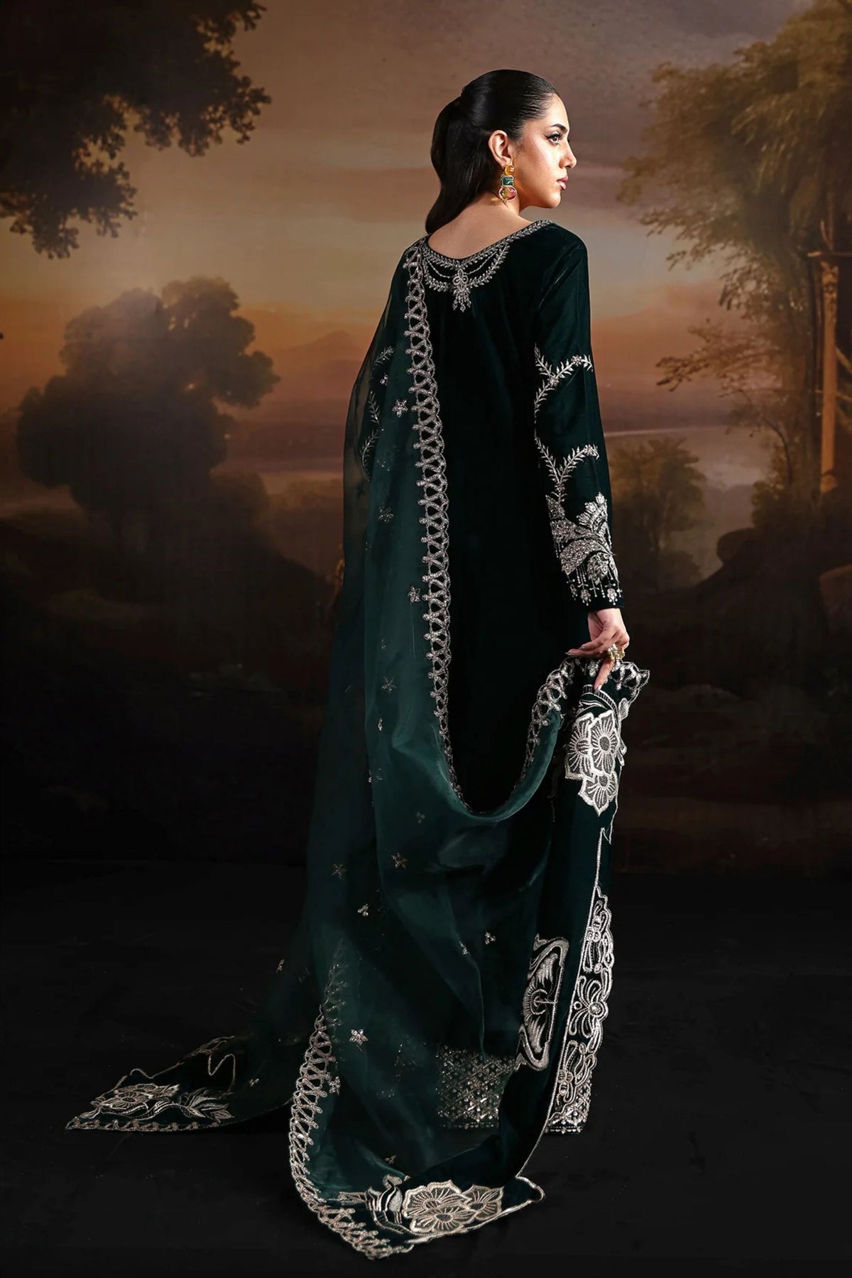 Pakistani Ladies Wedding Outfits In Sydney