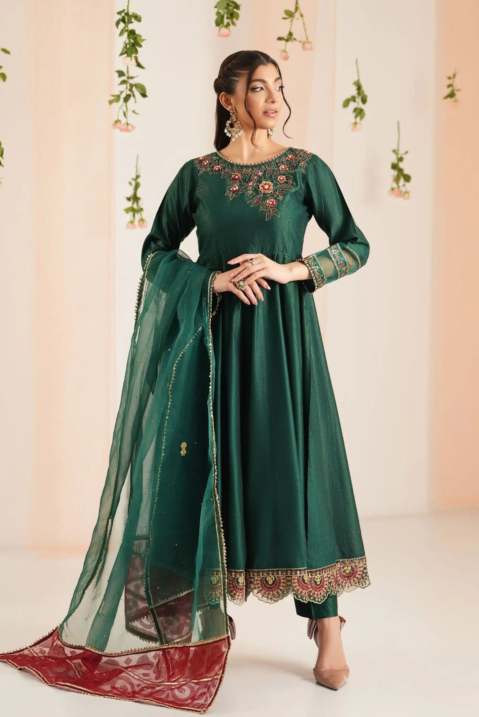 Latest Pakistani Wedding Outfits 2025