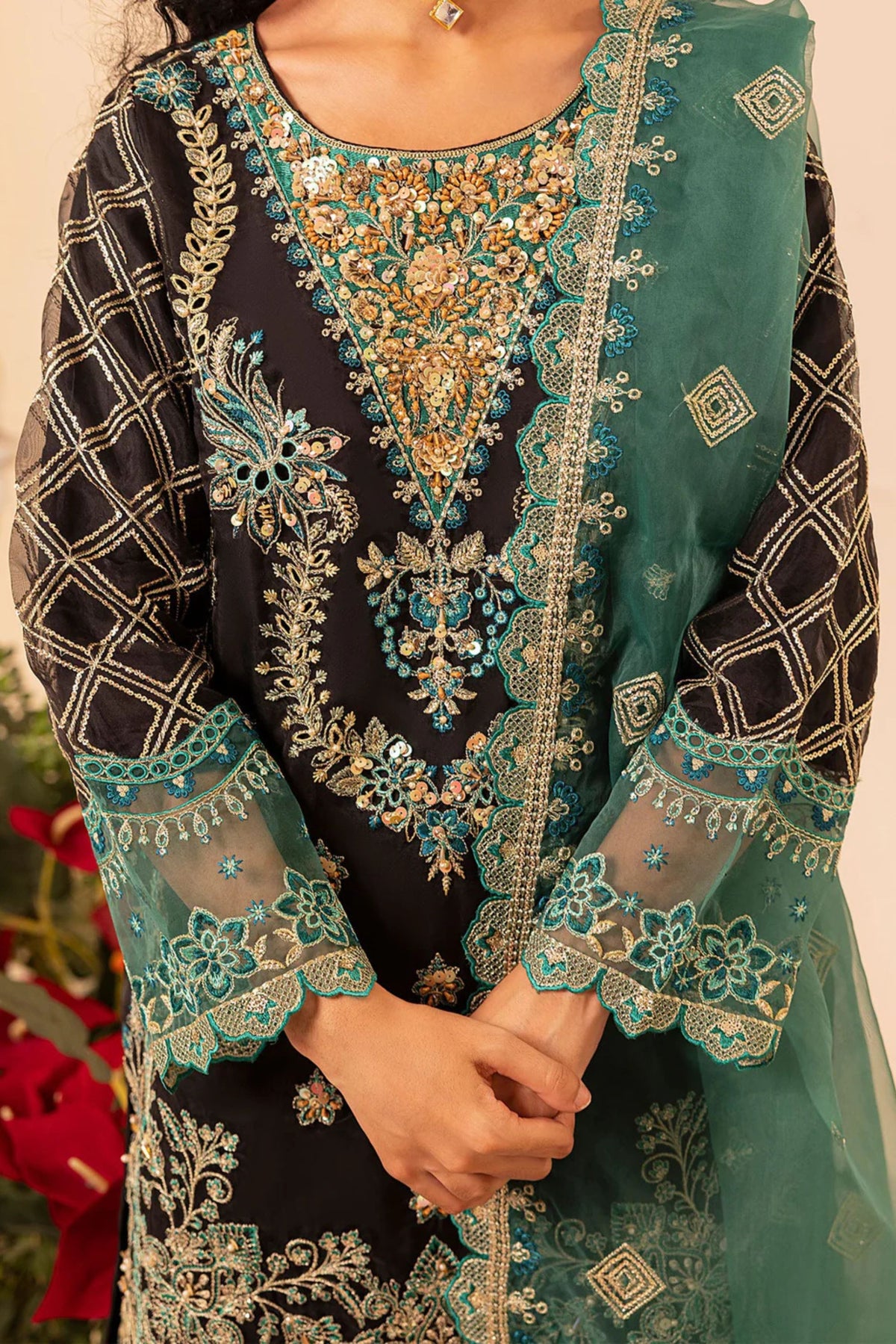 Pakistani Wedding Suits For Women | USA, UK, Canada, New Zealand