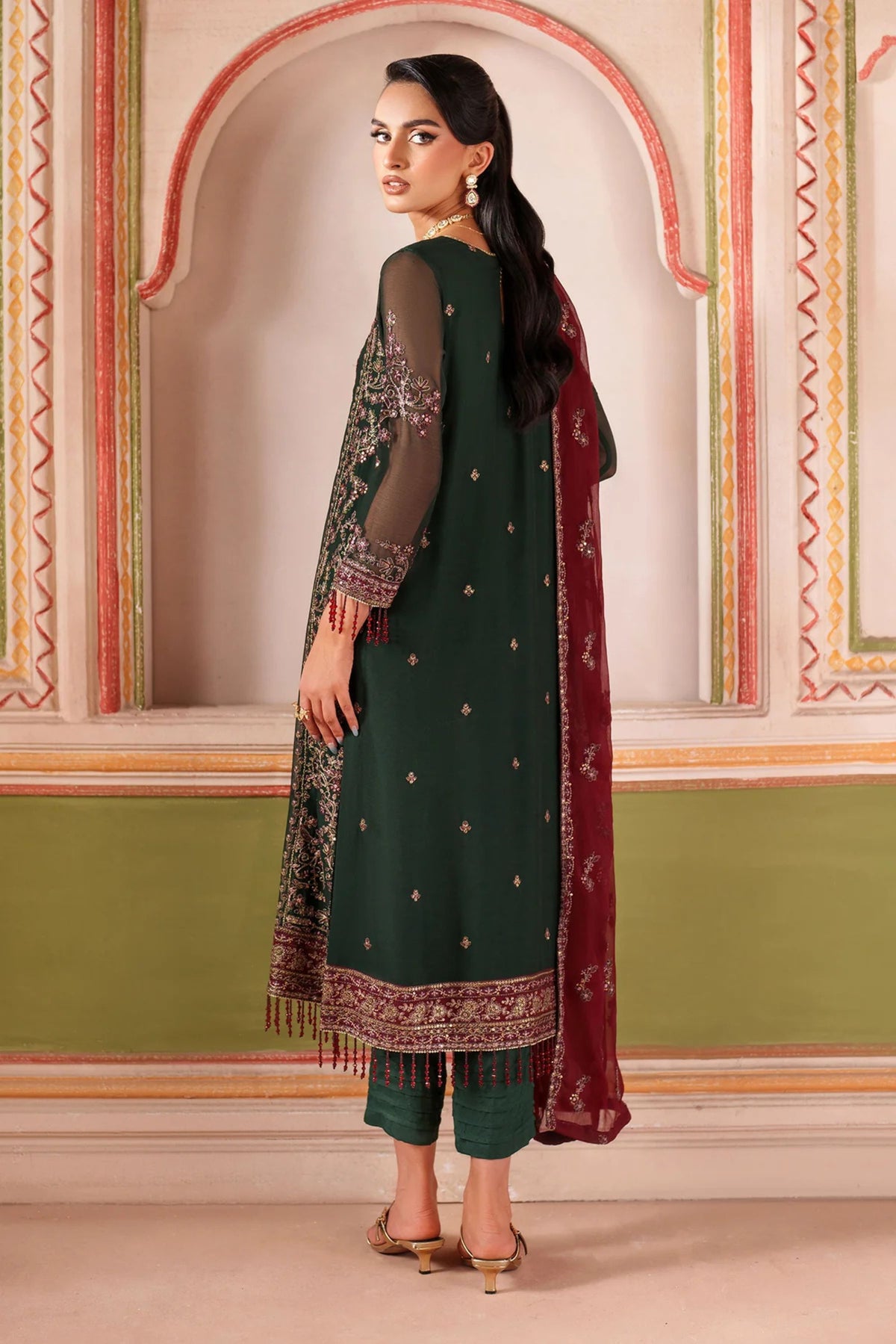 Desi Pakistani Wedding Outfits In USA