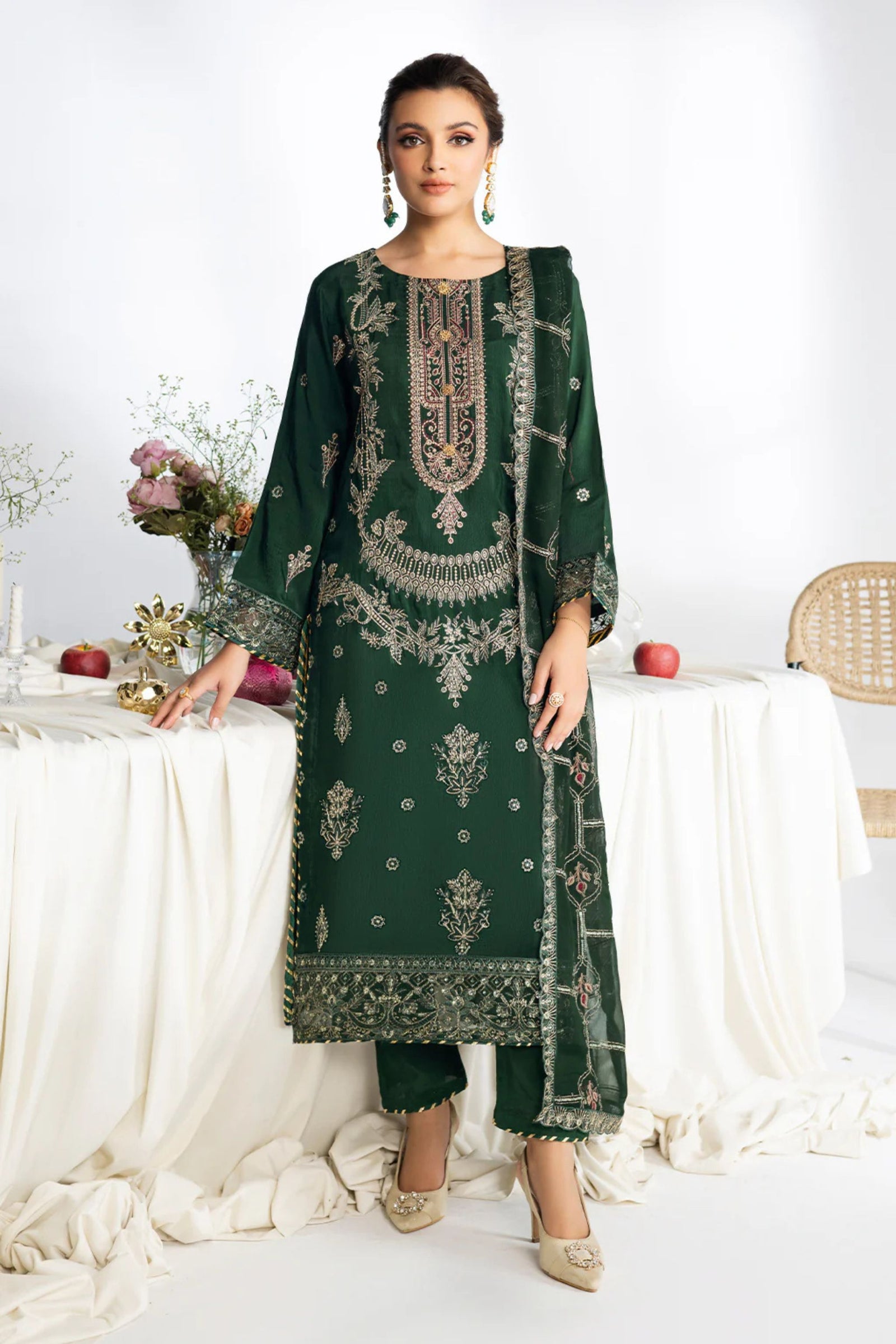 Pakistani Formal Wear To Attend Wedding