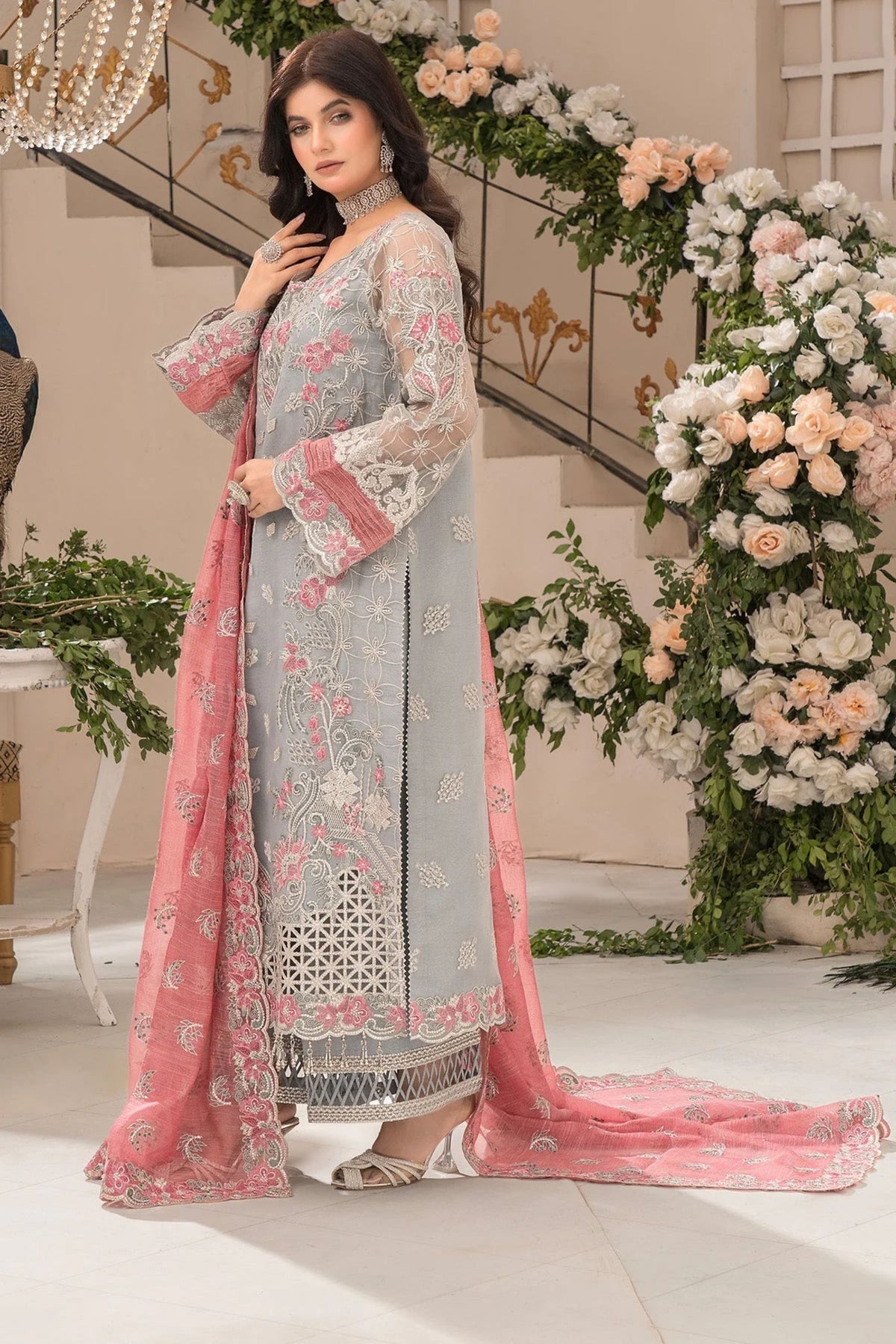 Latest Pakistani Readymade Suits Online