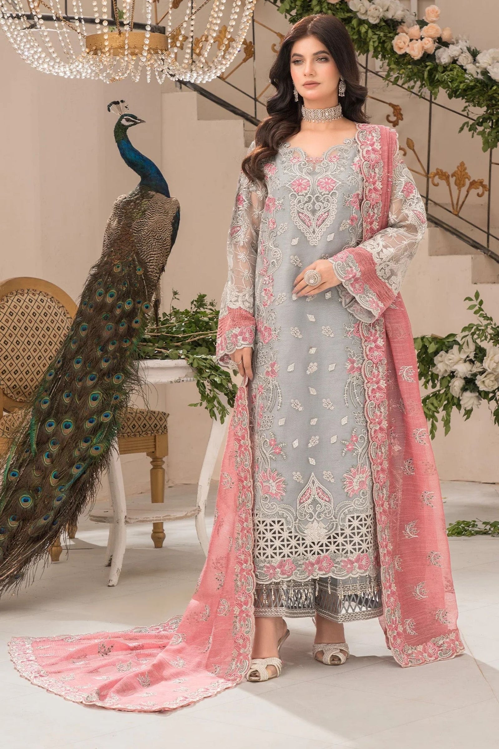 Latest Pakistani Readymade Suits Online