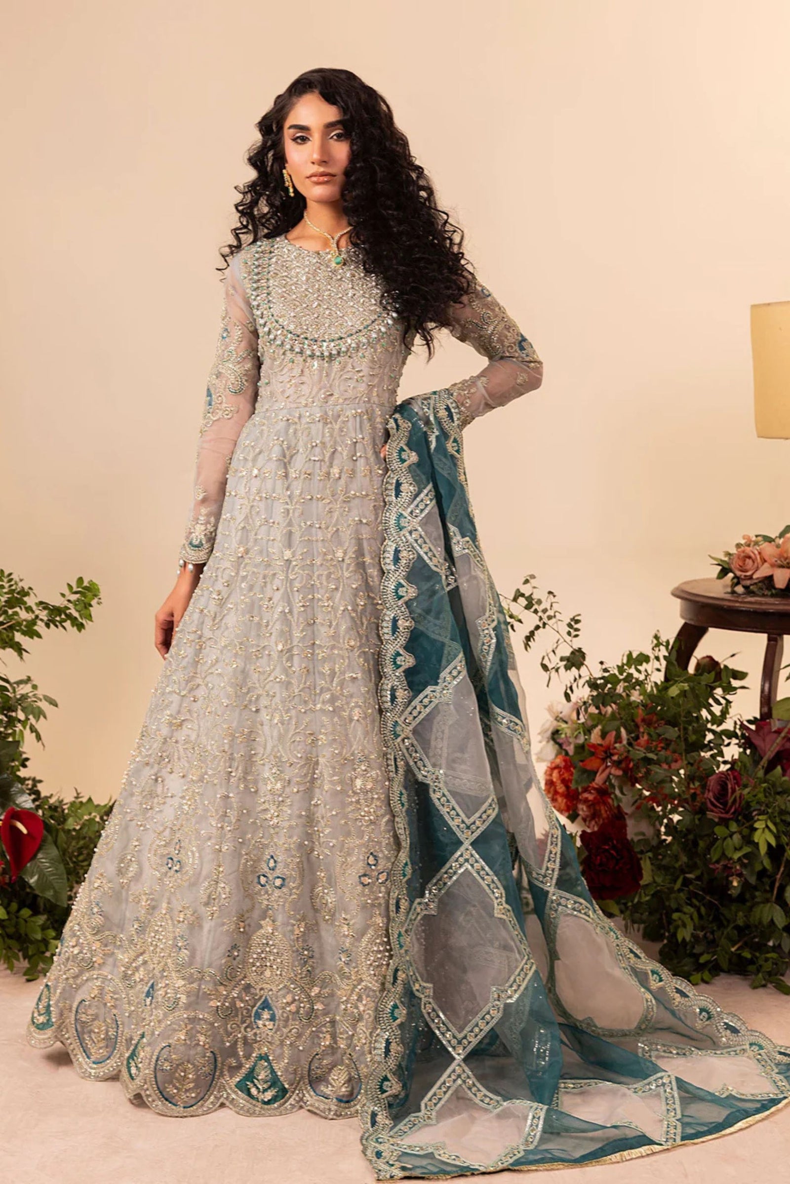 Pakistani Ladies Wedding Outfits 